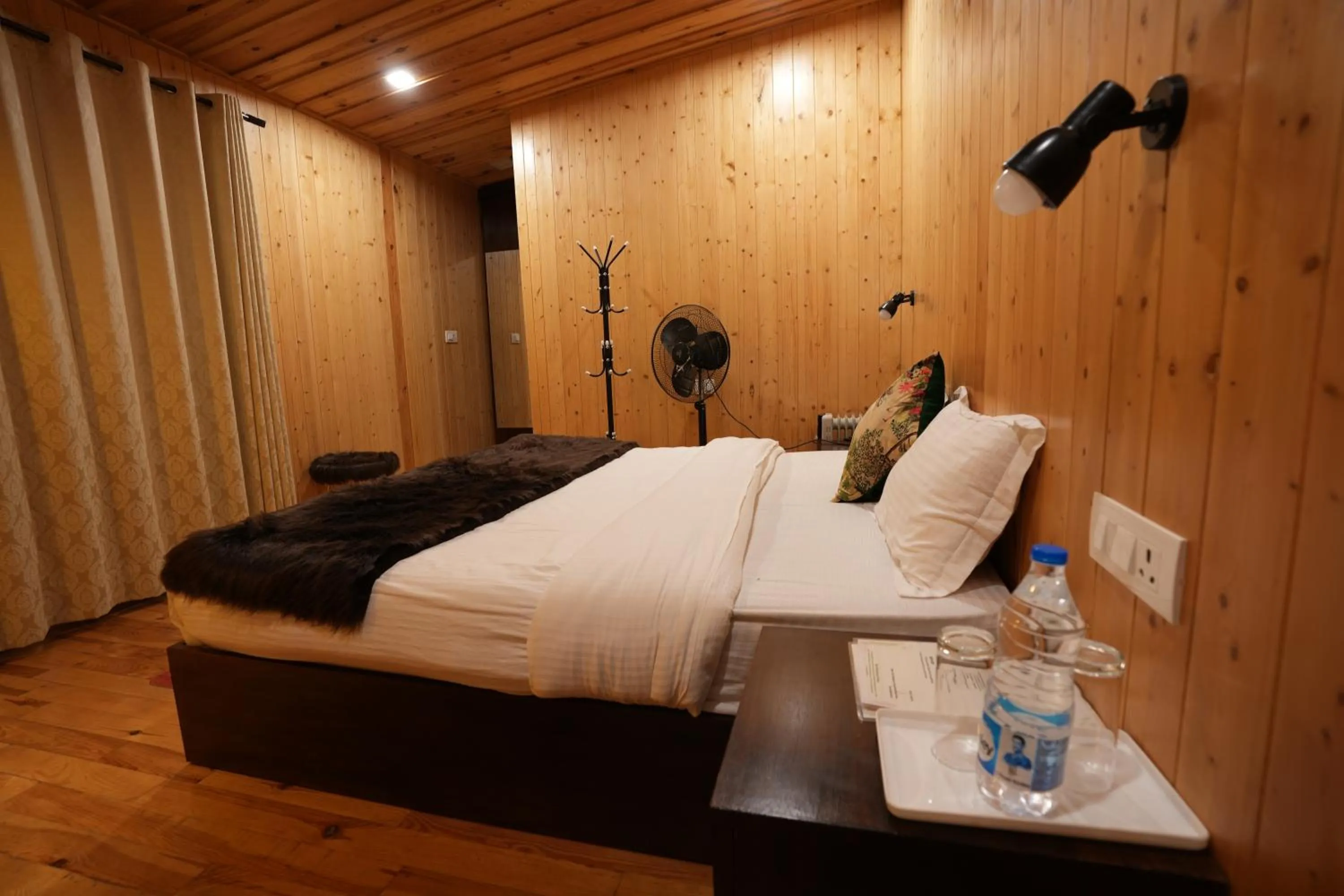 Bedroom in THEHIMALAYANLIVING WHISTLING PINES