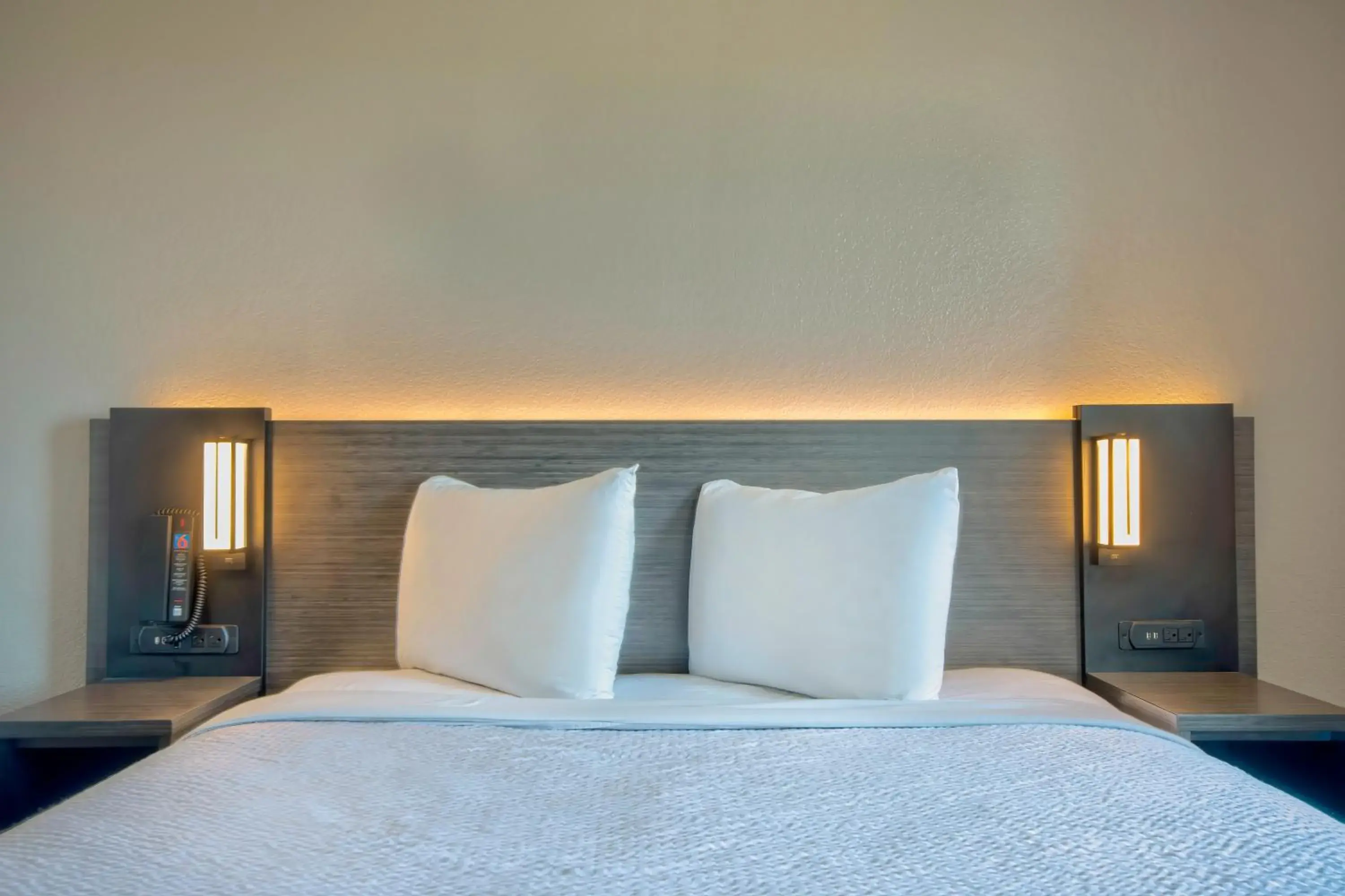 Queen Room - single occupancy - Disability Access - Non-Smoking in Motel 6-Harlingen, TX Queen Room - single occupancy - Disability Access - Non-Smoking in Motel 6-Harlingen, TX