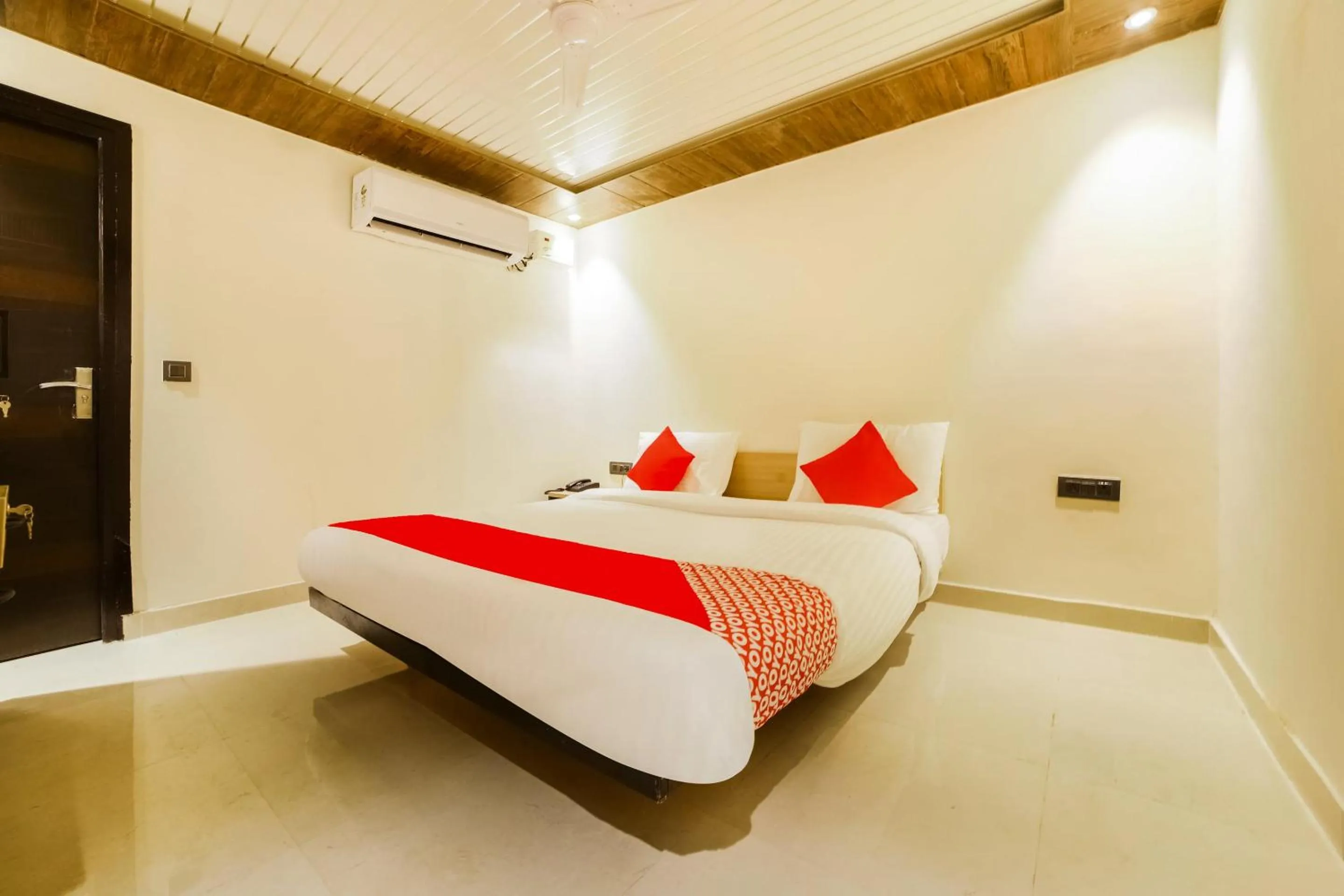 Bedroom, Bed in Hotel O Ashirwad home Near Pitampura