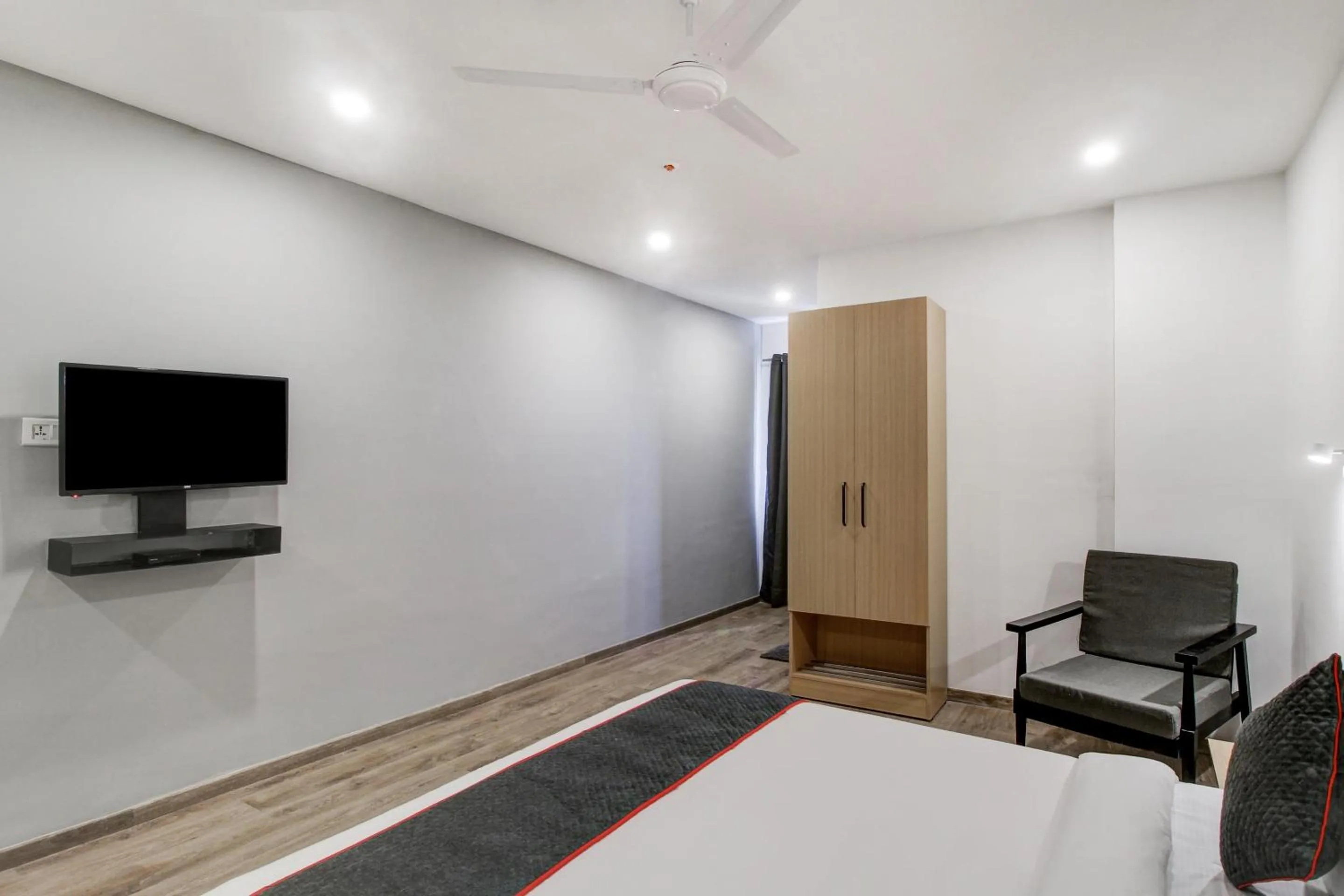 Bedroom, Bed in Super Townhouse RCC Majestic 397 LB Nagar