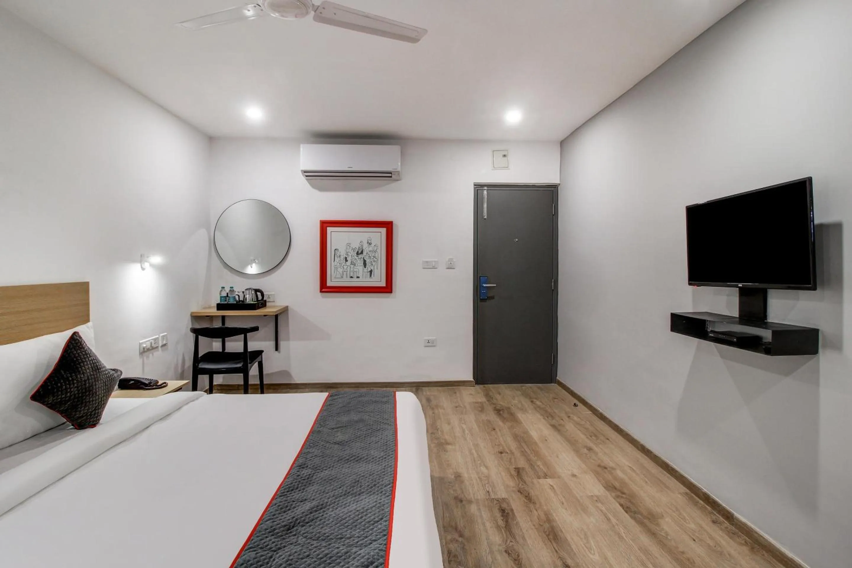 Bedroom, Bed in Super Townhouse RCC Majestic 397 LB Nagar