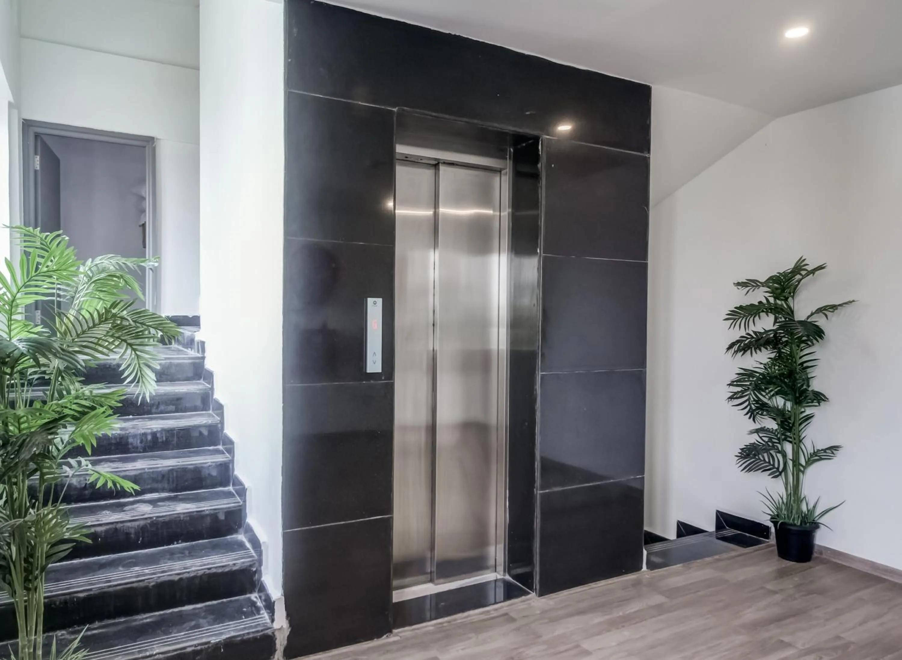 Lobby or reception in Super Townhouse RCC Majestic 397 LB Nagar