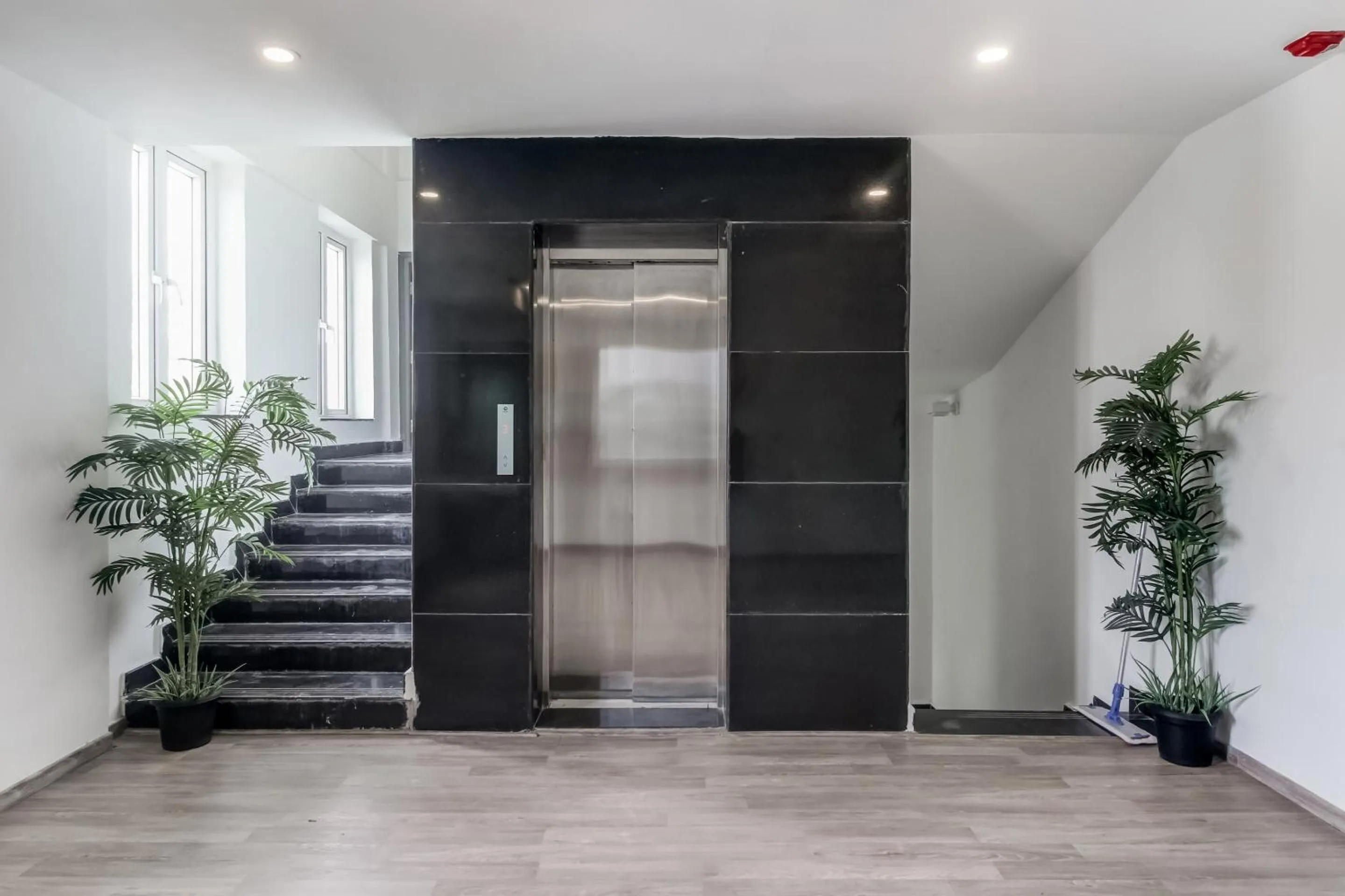 Lobby or reception in Super Townhouse RCC Majestic 397 LB Nagar