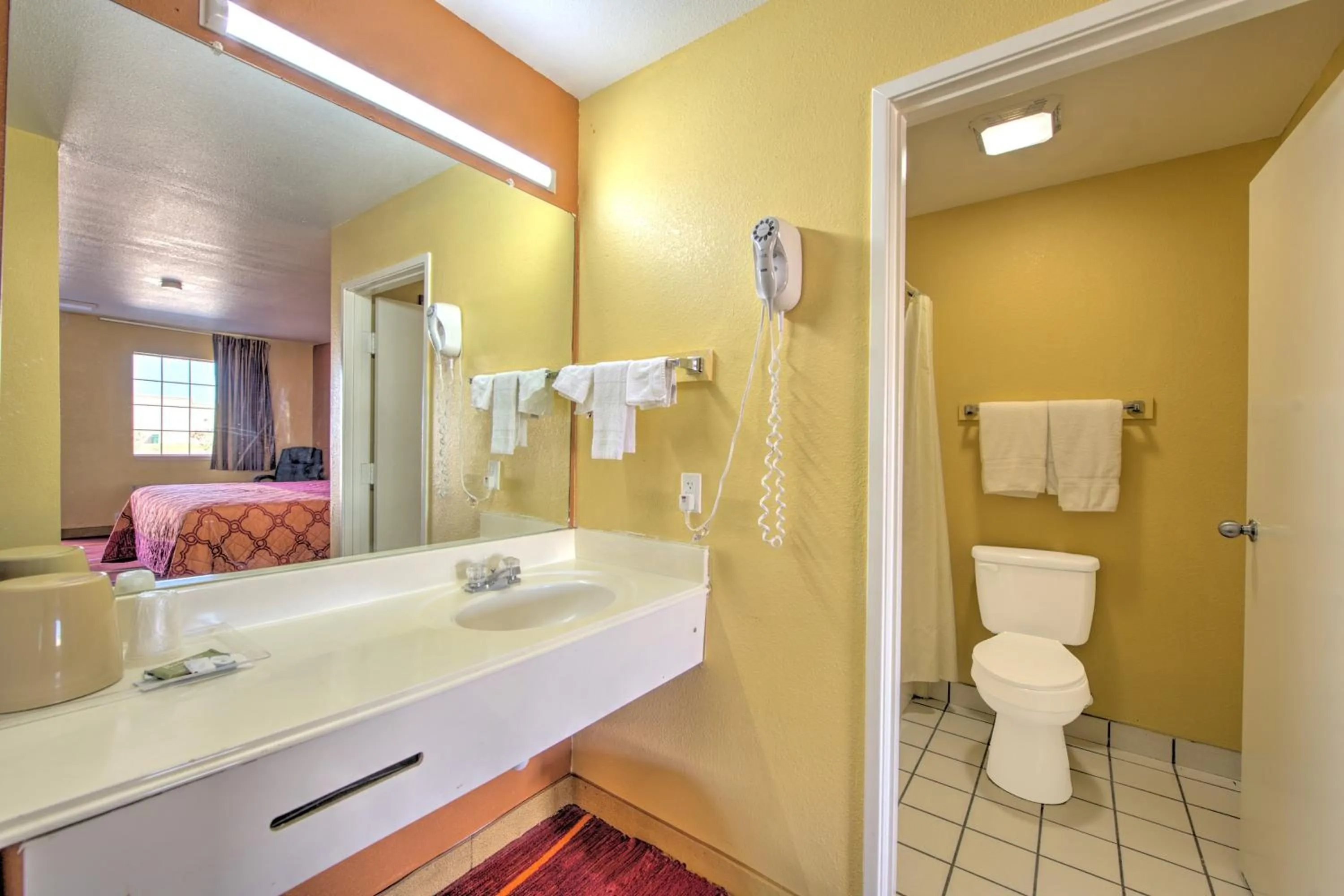 Bathroom in Heights Inn by Townhouse Harker Heights Killeen