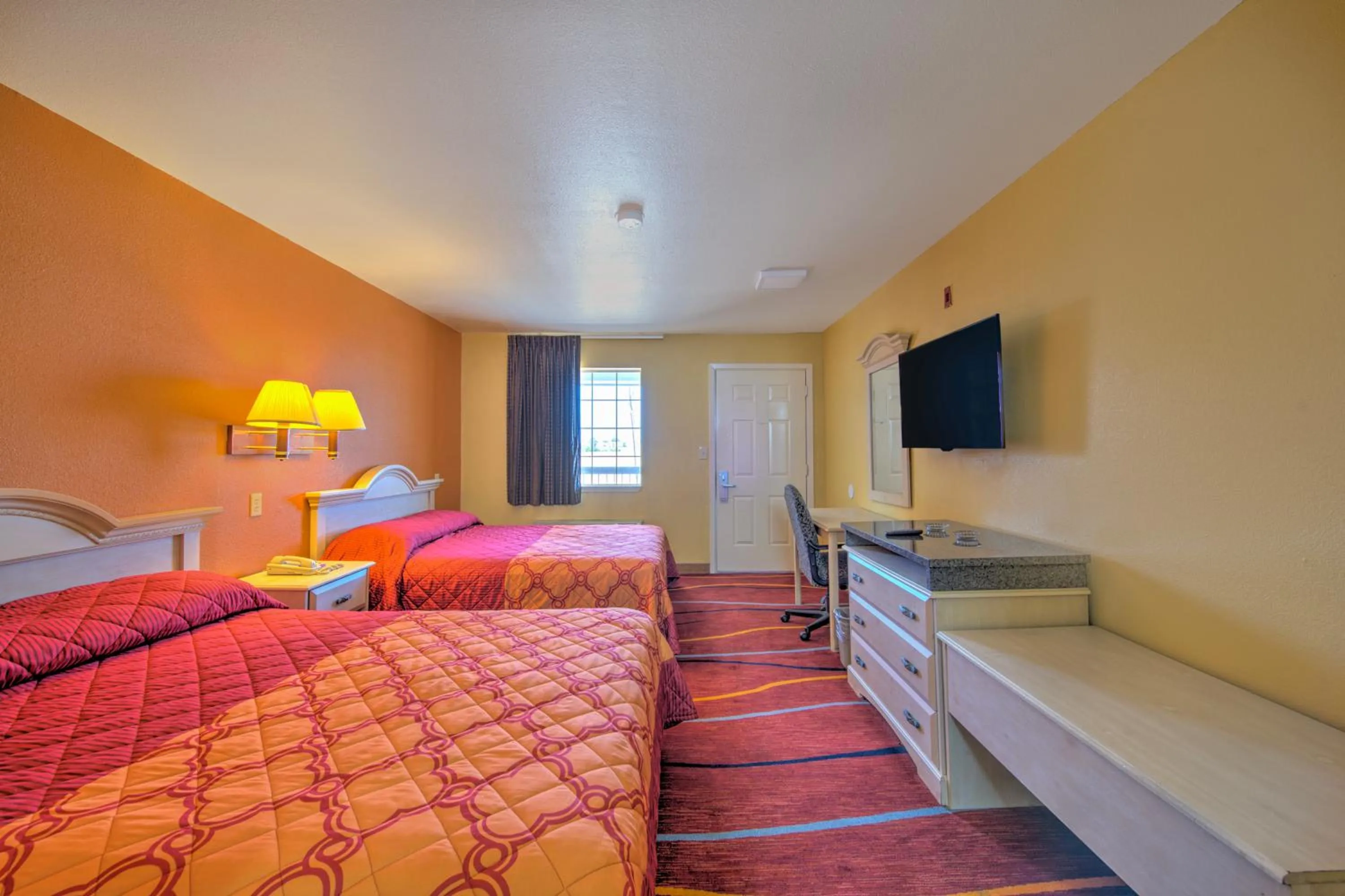 Bedroom, Bed in Heights Inn by Townhouse Harker Heights Killeen