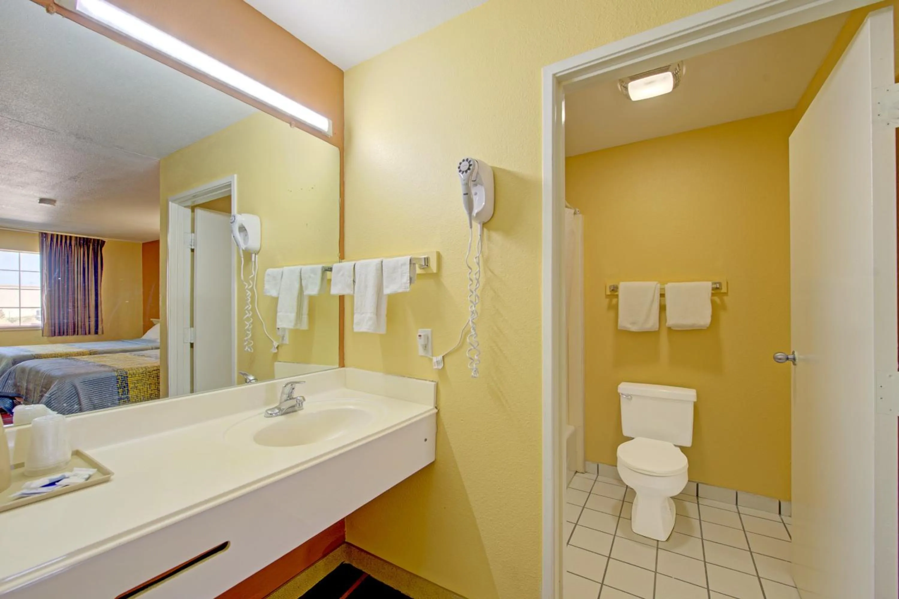Bathroom in Heights Inn by Townhouse Harker Heights Killeen