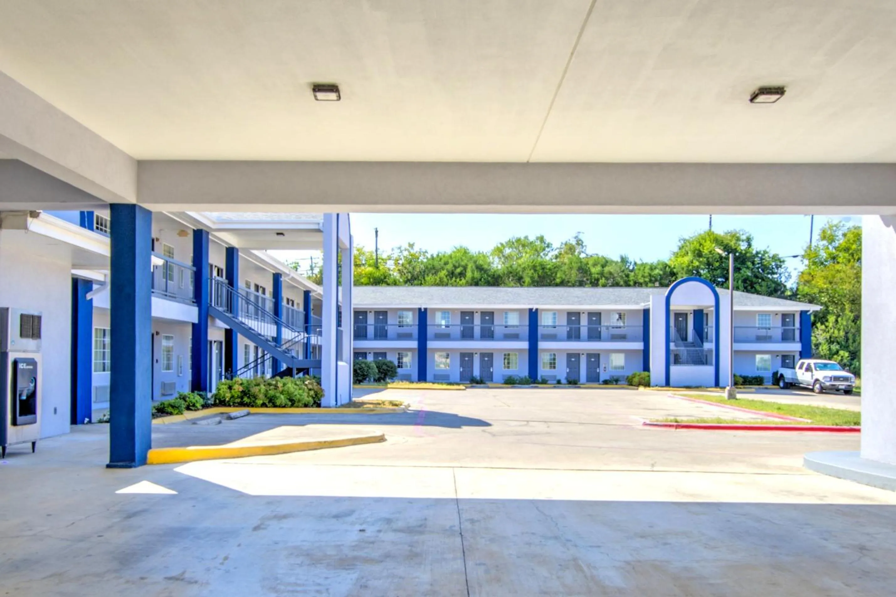 Facade/entrance in Heights Inn by Townhouse Harker Heights Killeen