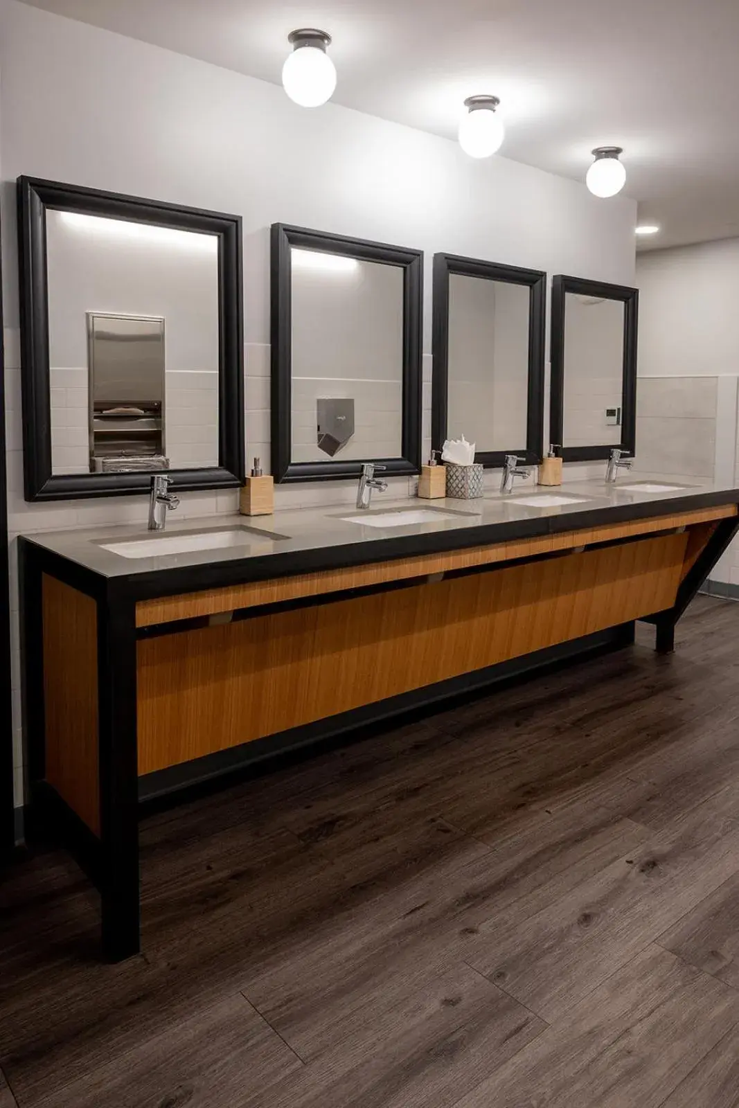 Bed in 6-Bed Mixed Dormitory Room in The Block Hotel & Commons Bed in 6-Bed Mixed Dormitory Room in The Block Hotel & Commons