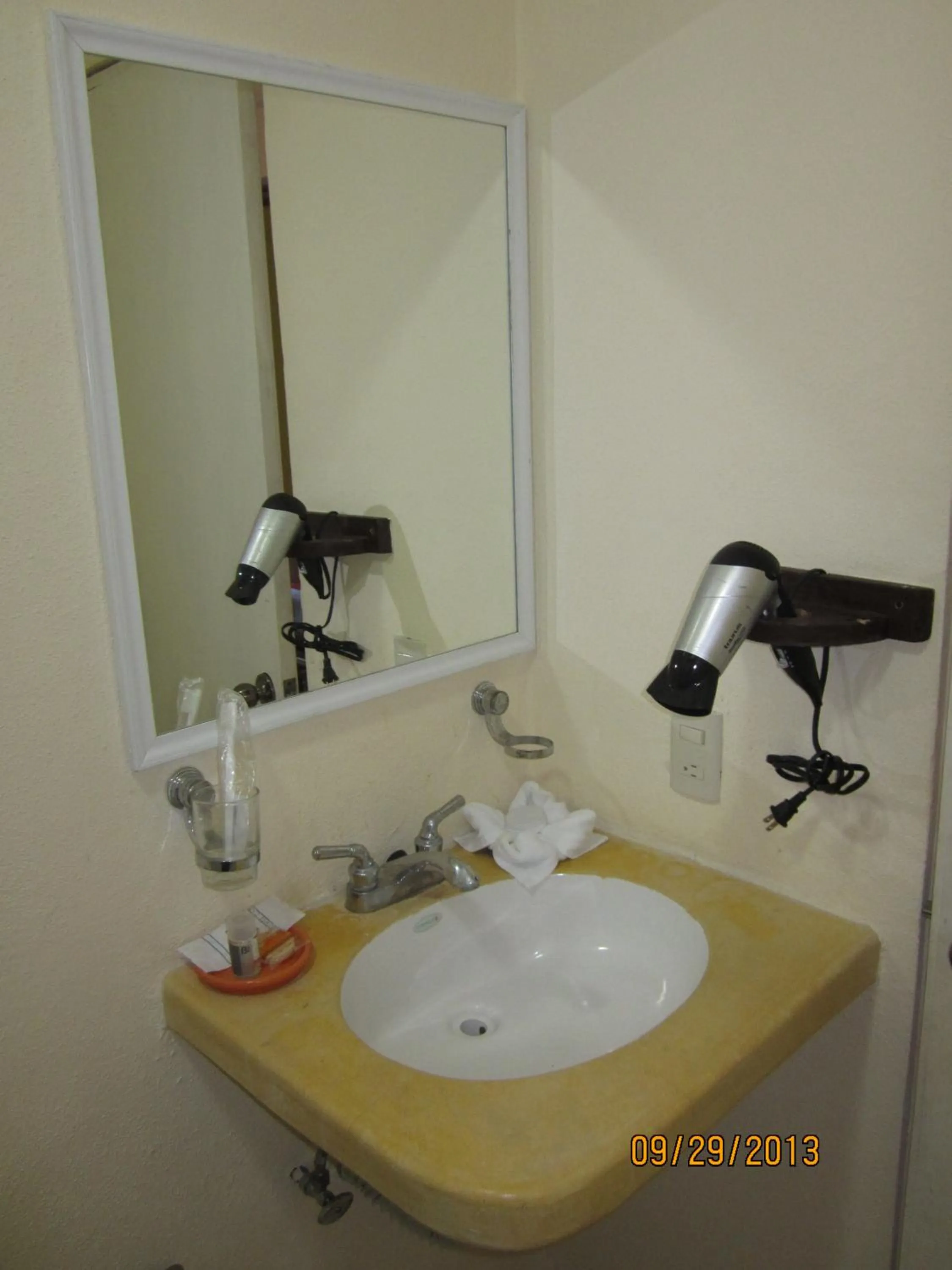 Bathroom in Hotel Tradicional Savaro SA de CV