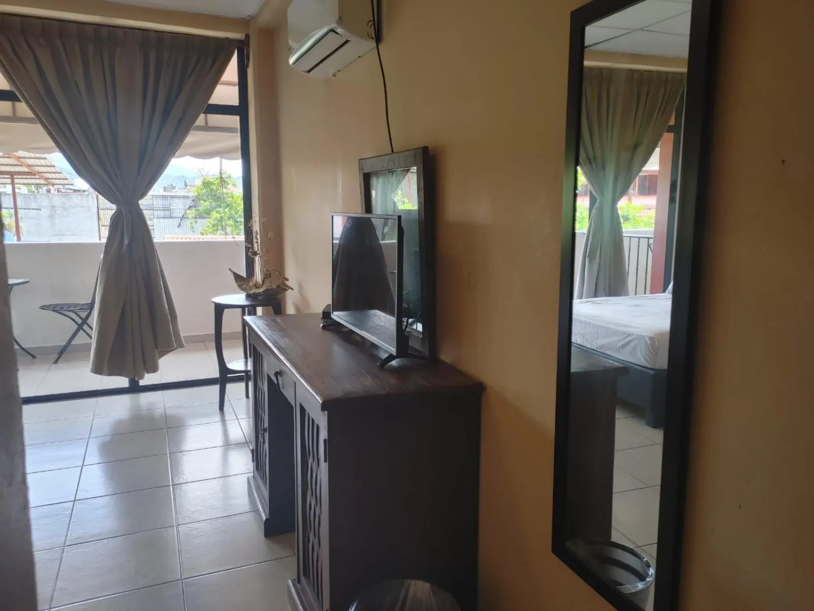 TV and multimedia, Bed in Hotel Tradicional Savaro SA de CV