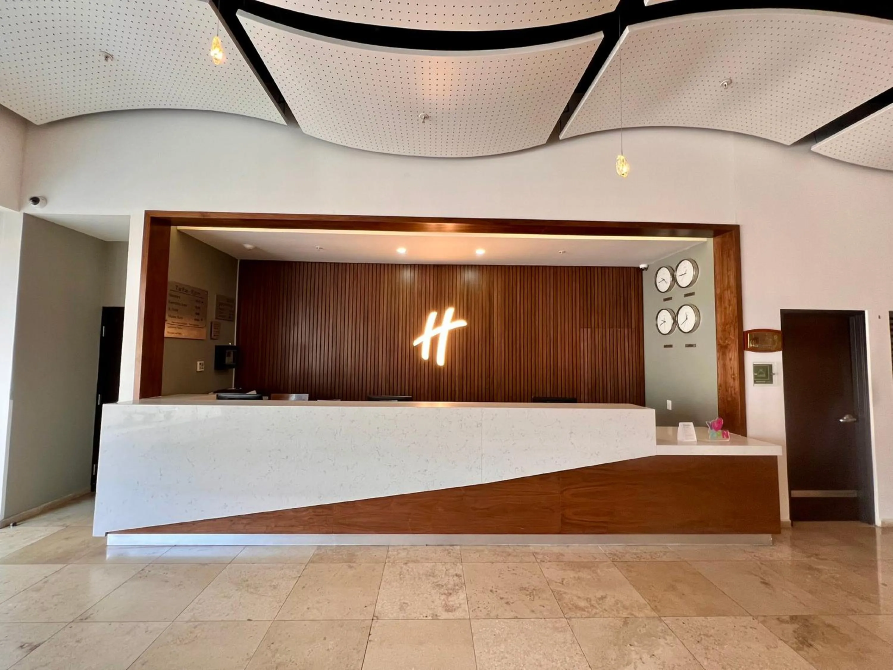 Property building in Holiday Inn Guadalajara Patria-Universidad by IHG