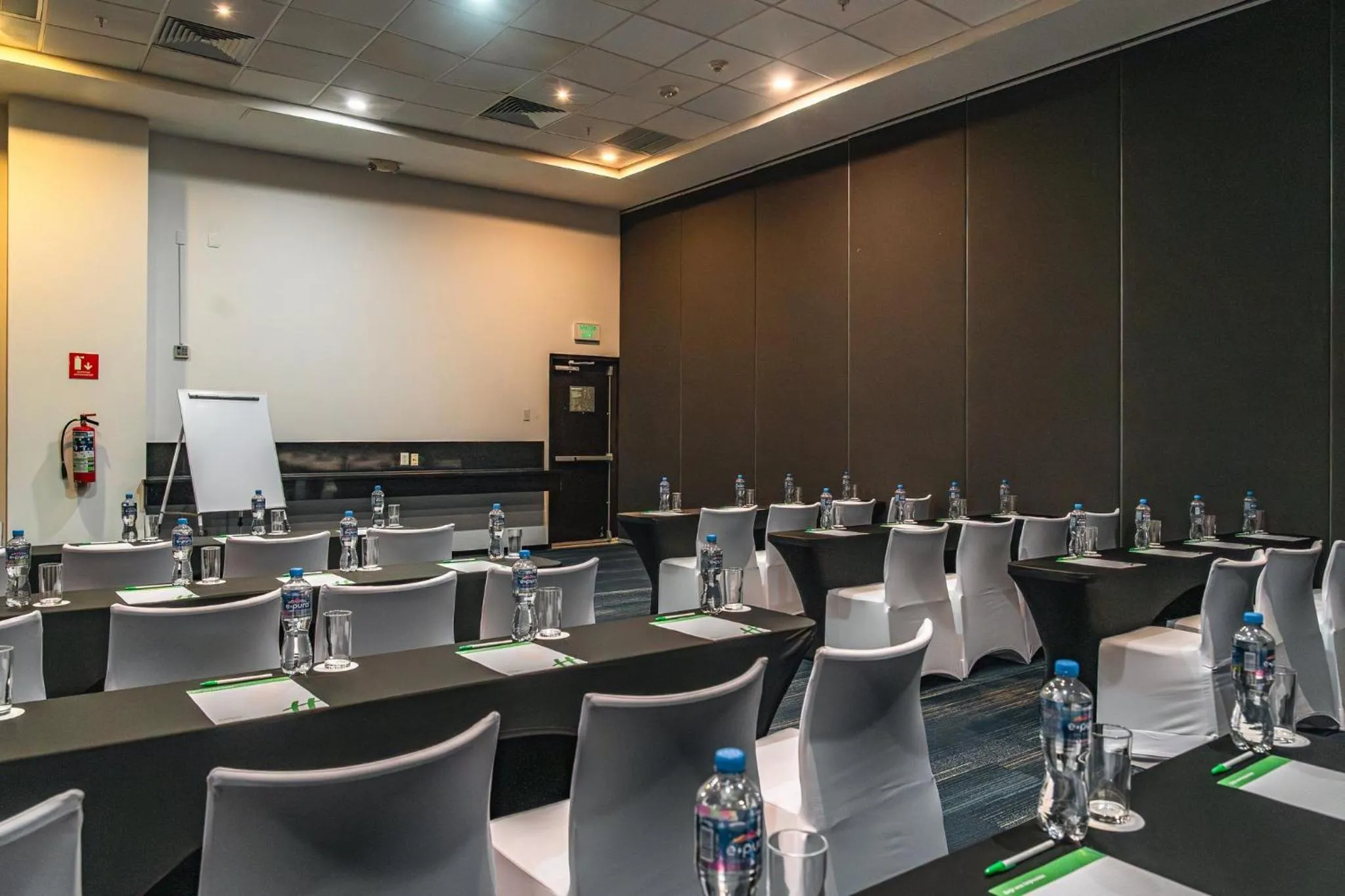 Meeting/conference room in Holiday Inn Guadalajara Patria-Universidad by IHG