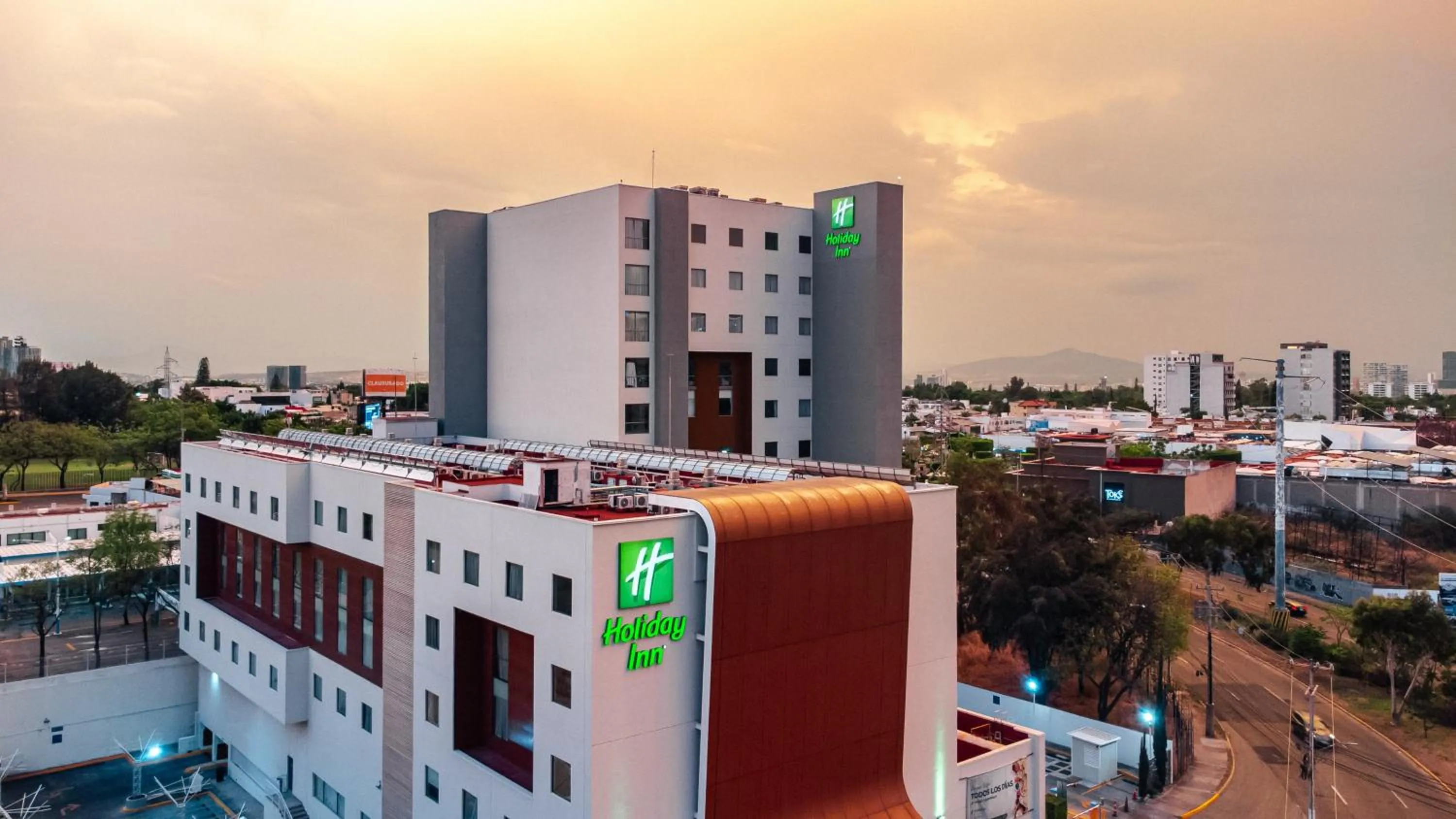 Property building in Holiday Inn Guadalajara Patria-Universidad by IHG