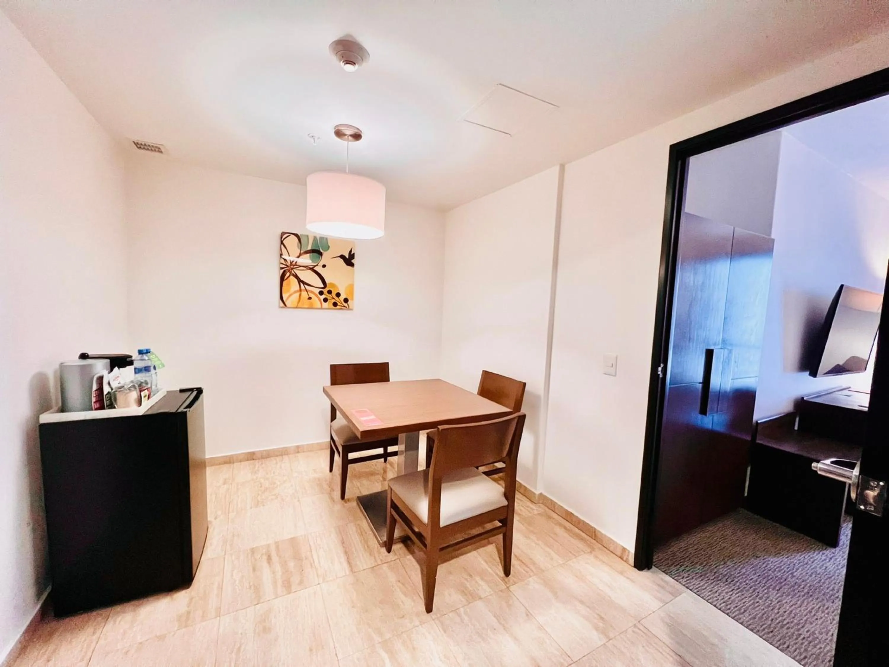 Photo of the whole room in Holiday Inn Guadalajara Patria-Universidad by IHG