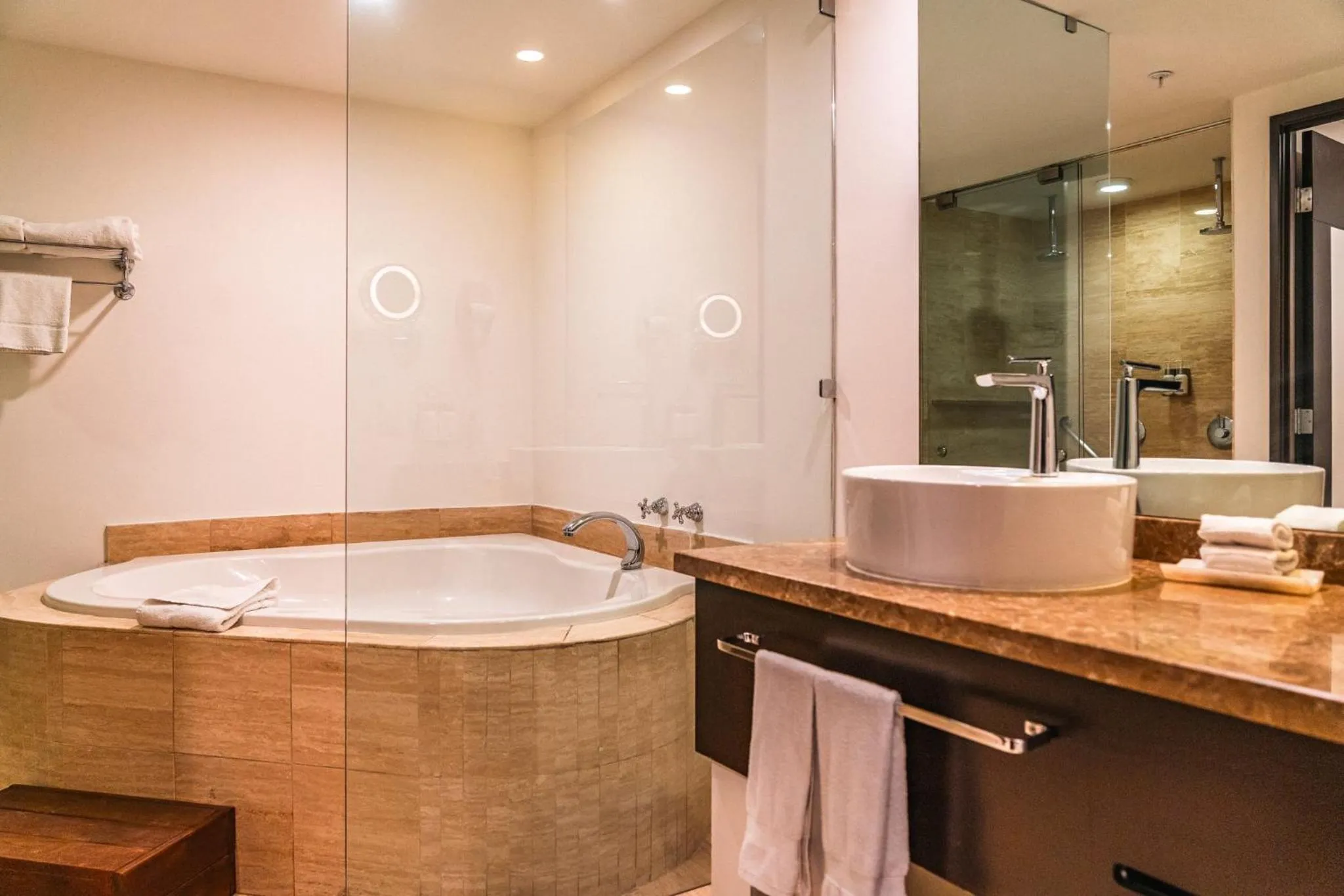 Photo of the whole room in Holiday Inn Guadalajara Patria-Universidad by IHG