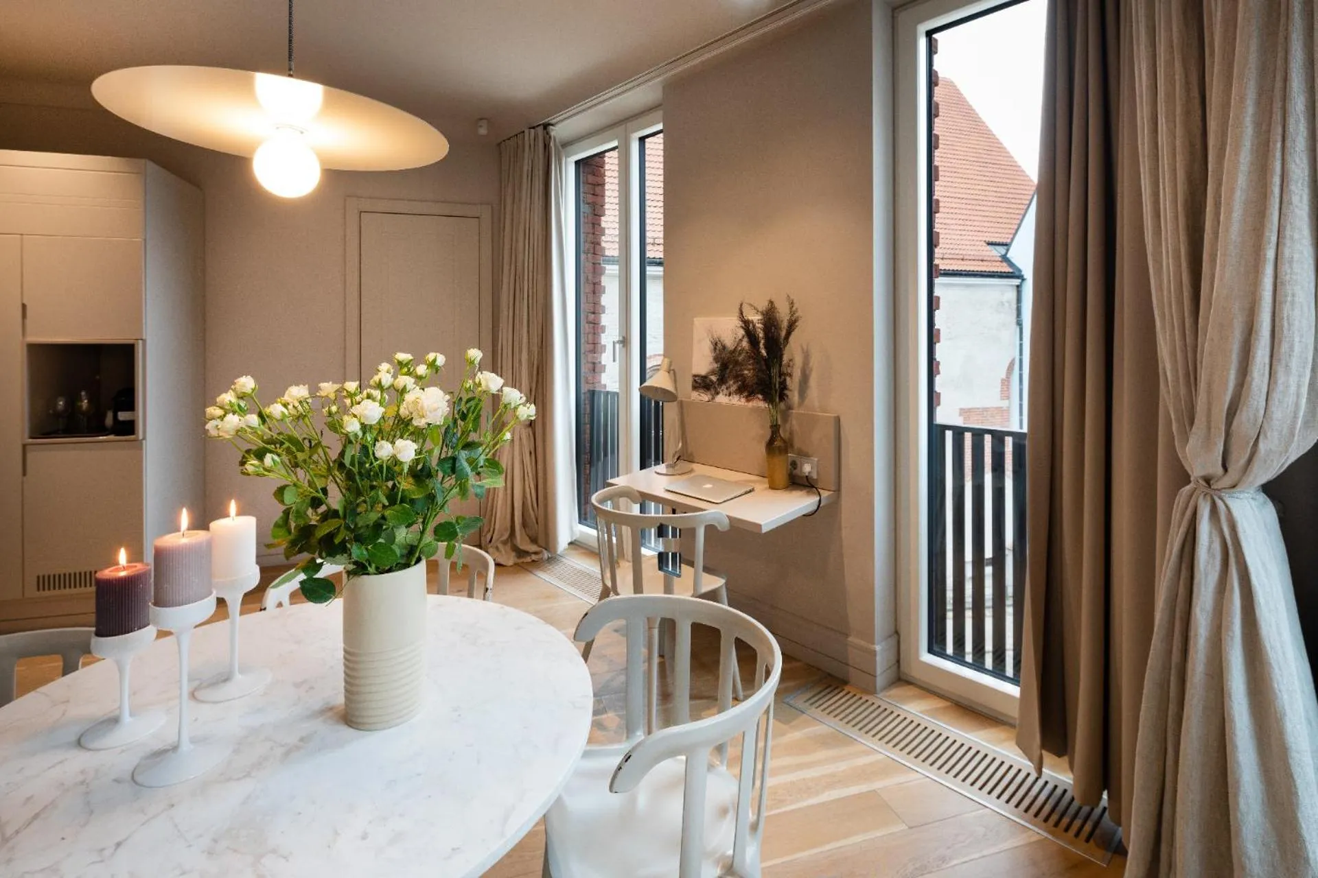 Seating area in Redstone Apartments