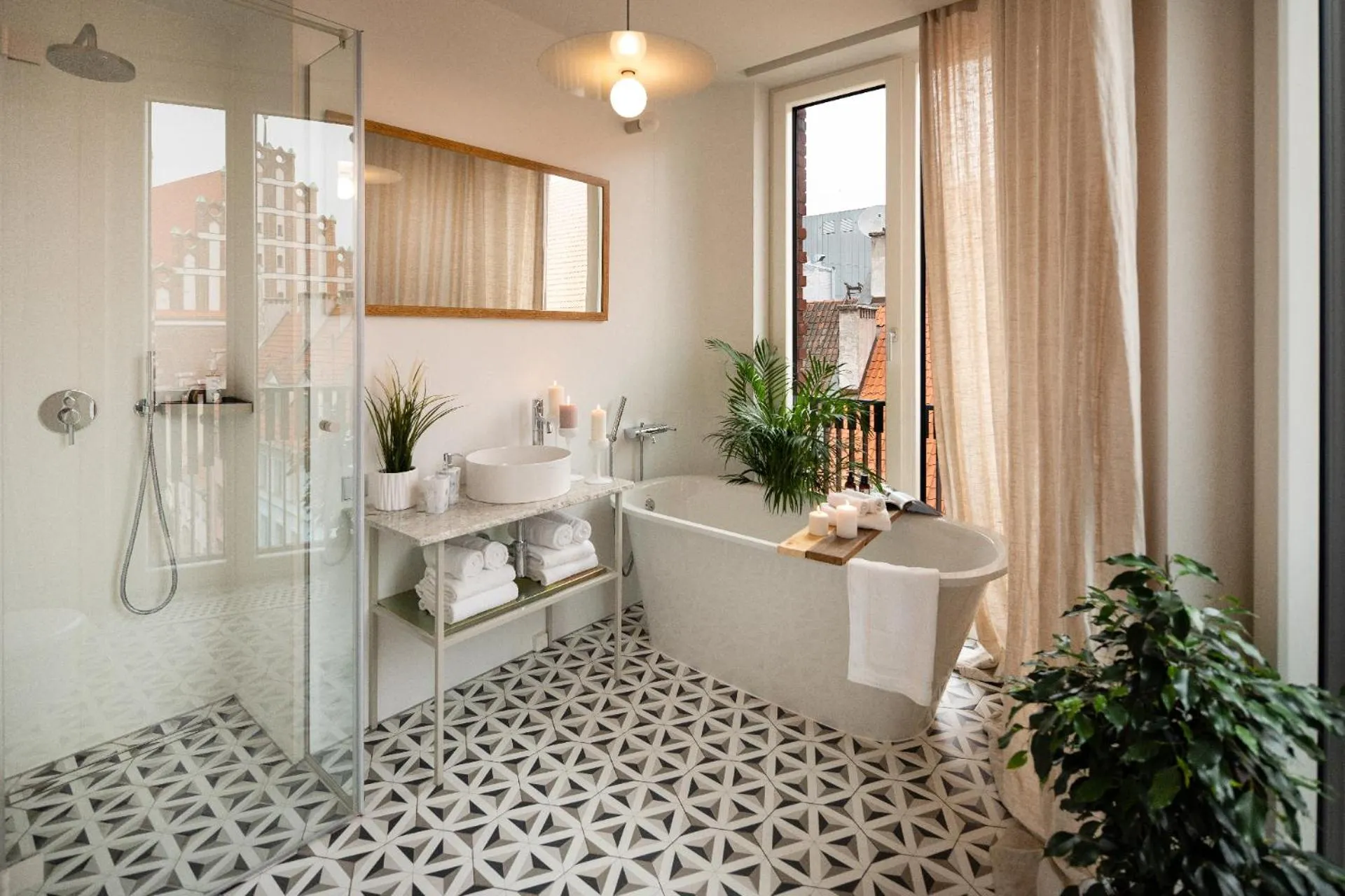 Shower in Redstone Apartments