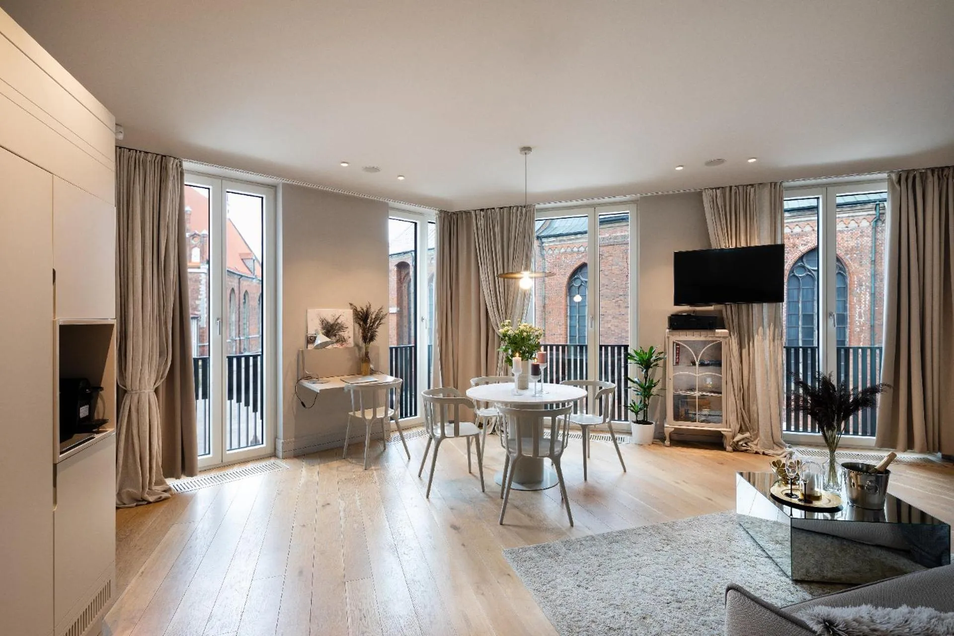 Communal lounge/ TV room in Redstone Apartments