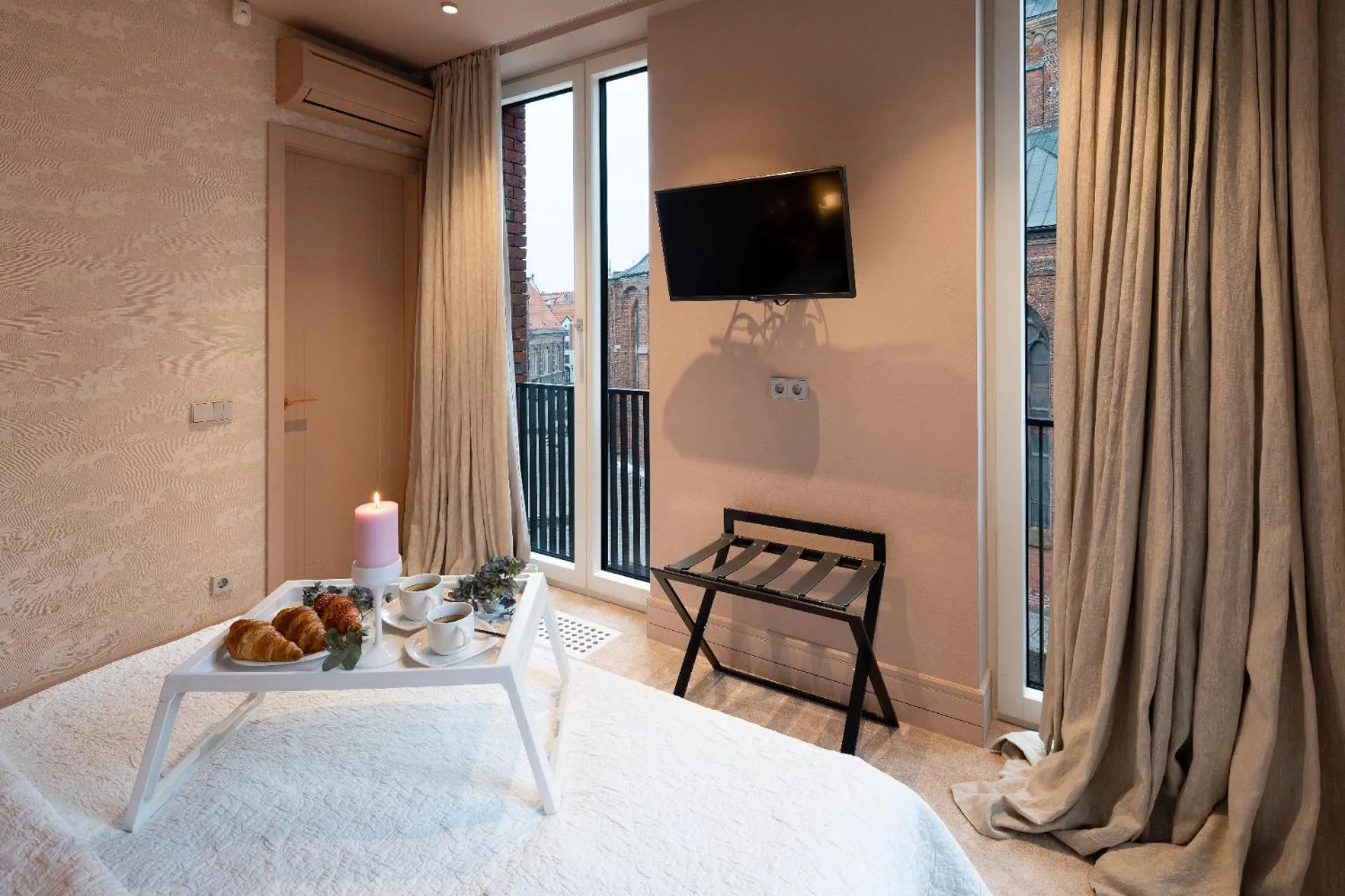 Bed in Redstone Apartments