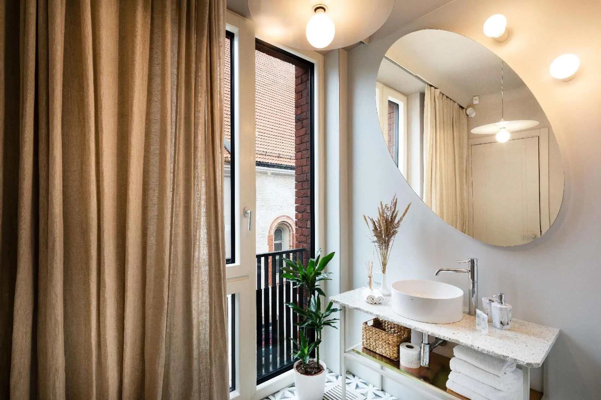 Shower in Redstone Apartments