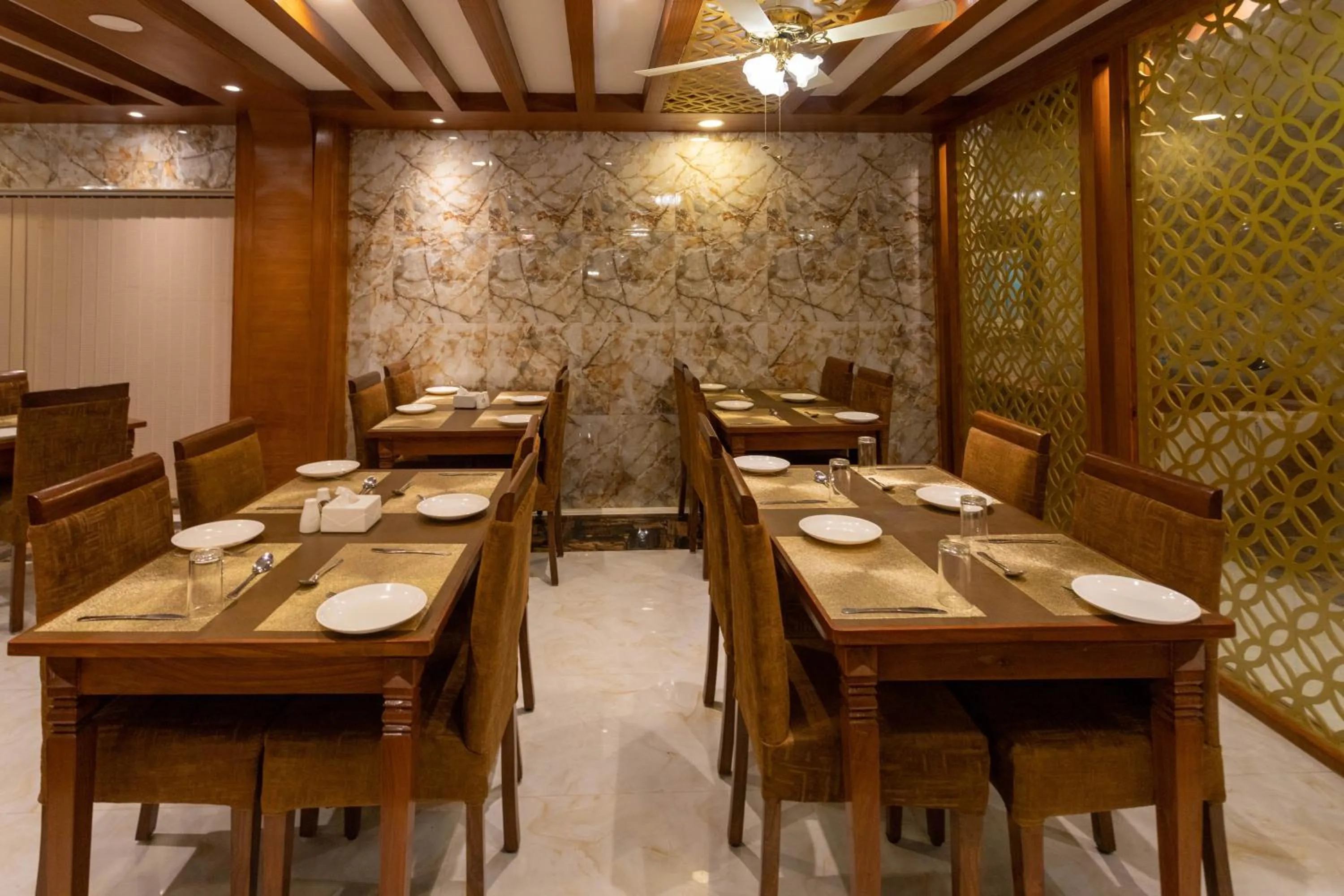 Restaurant/places to eat in Hotel Mahadev Inn Pokhara