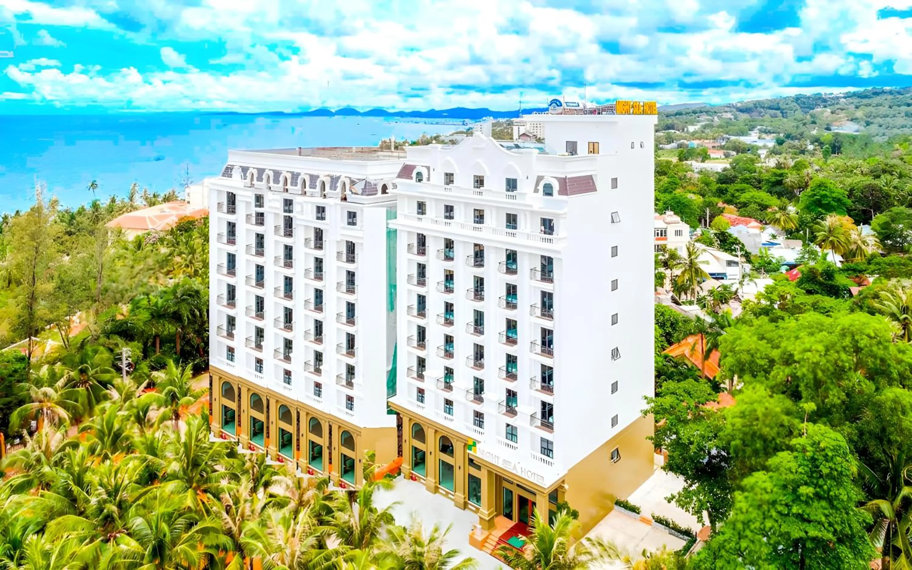 Property building in NIGHT SEA HOTEL