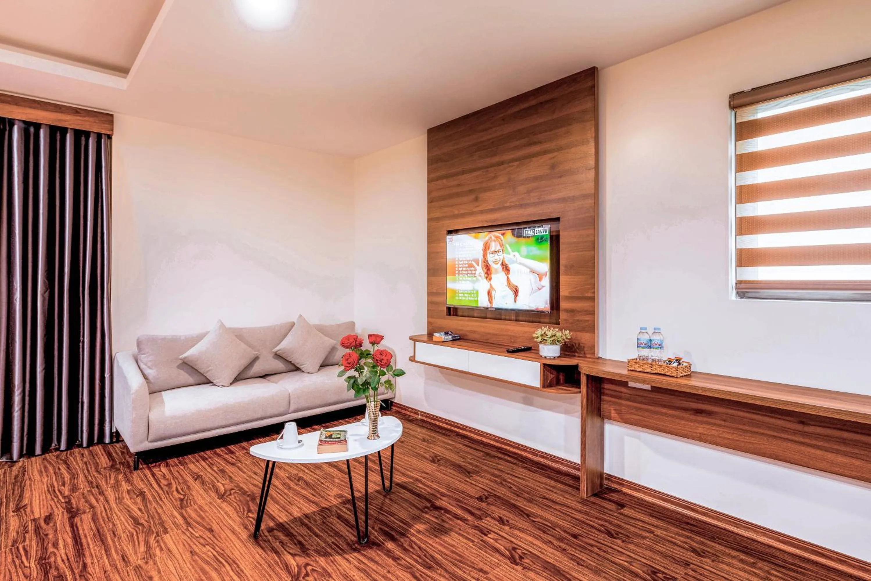 TV and multimedia in NIGHT SEA HOTEL