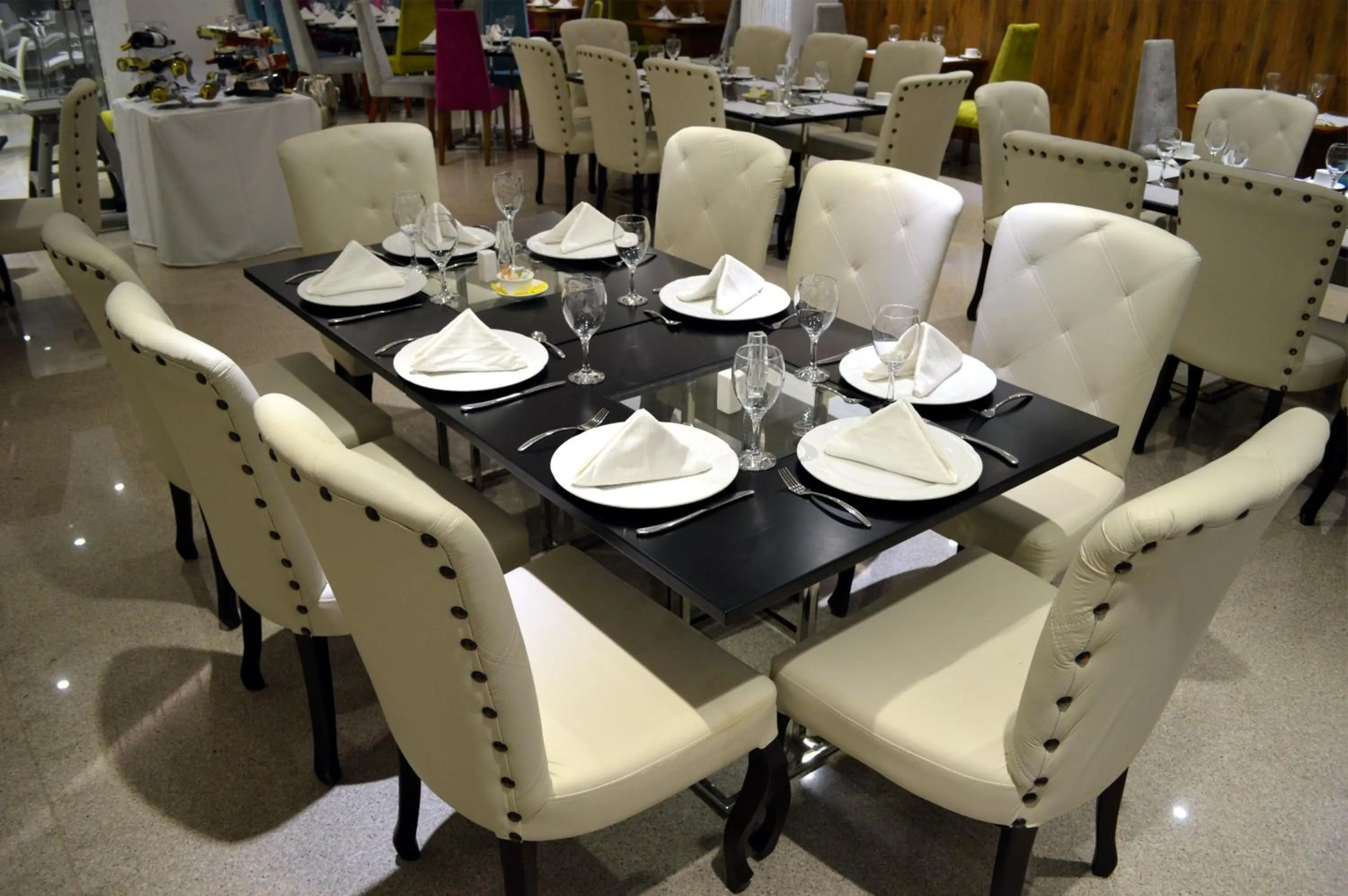 Restaurant/places to eat in Radisson Diamond Barranquilla