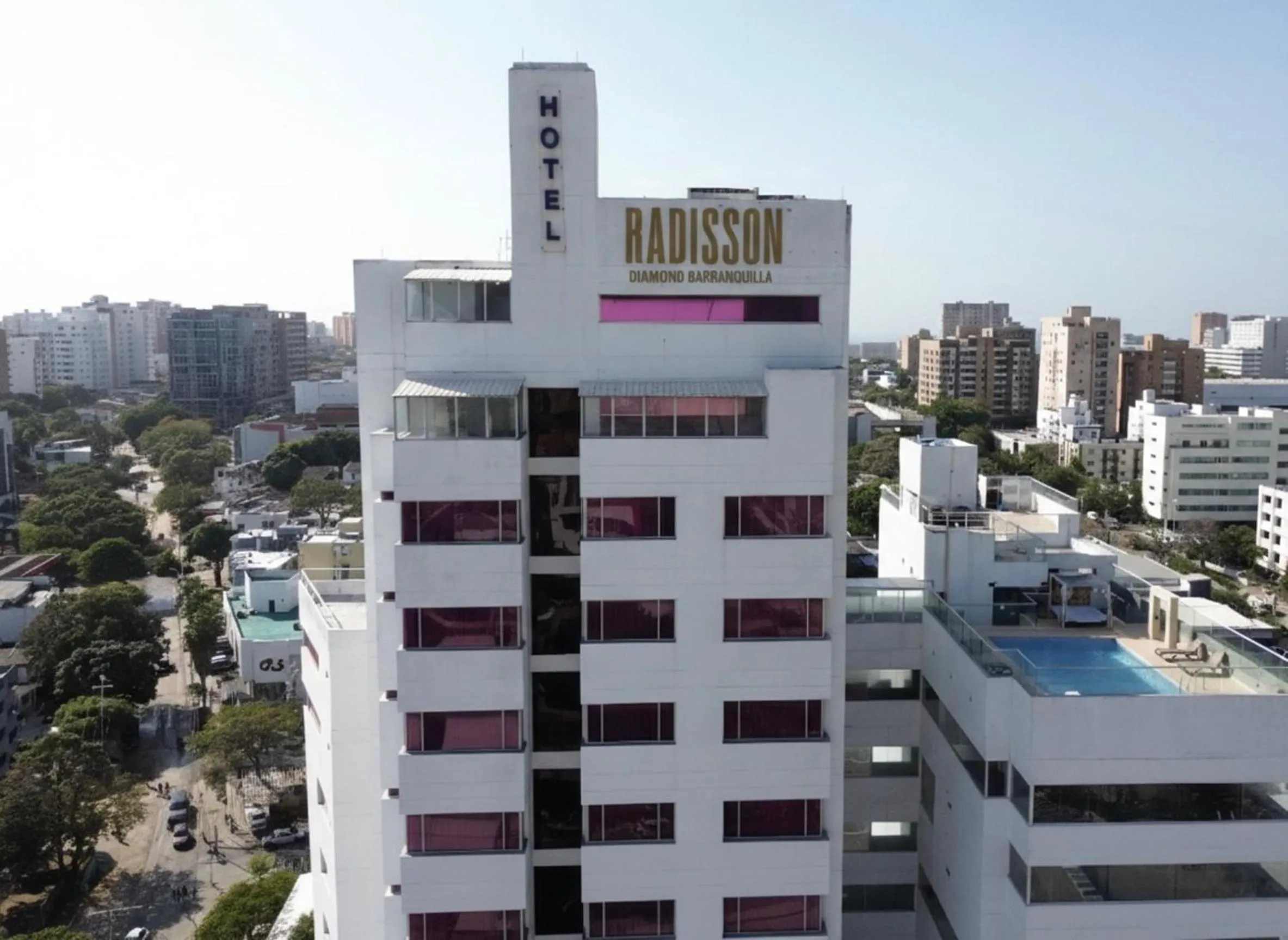 Property building in Radisson Diamond Barranquilla