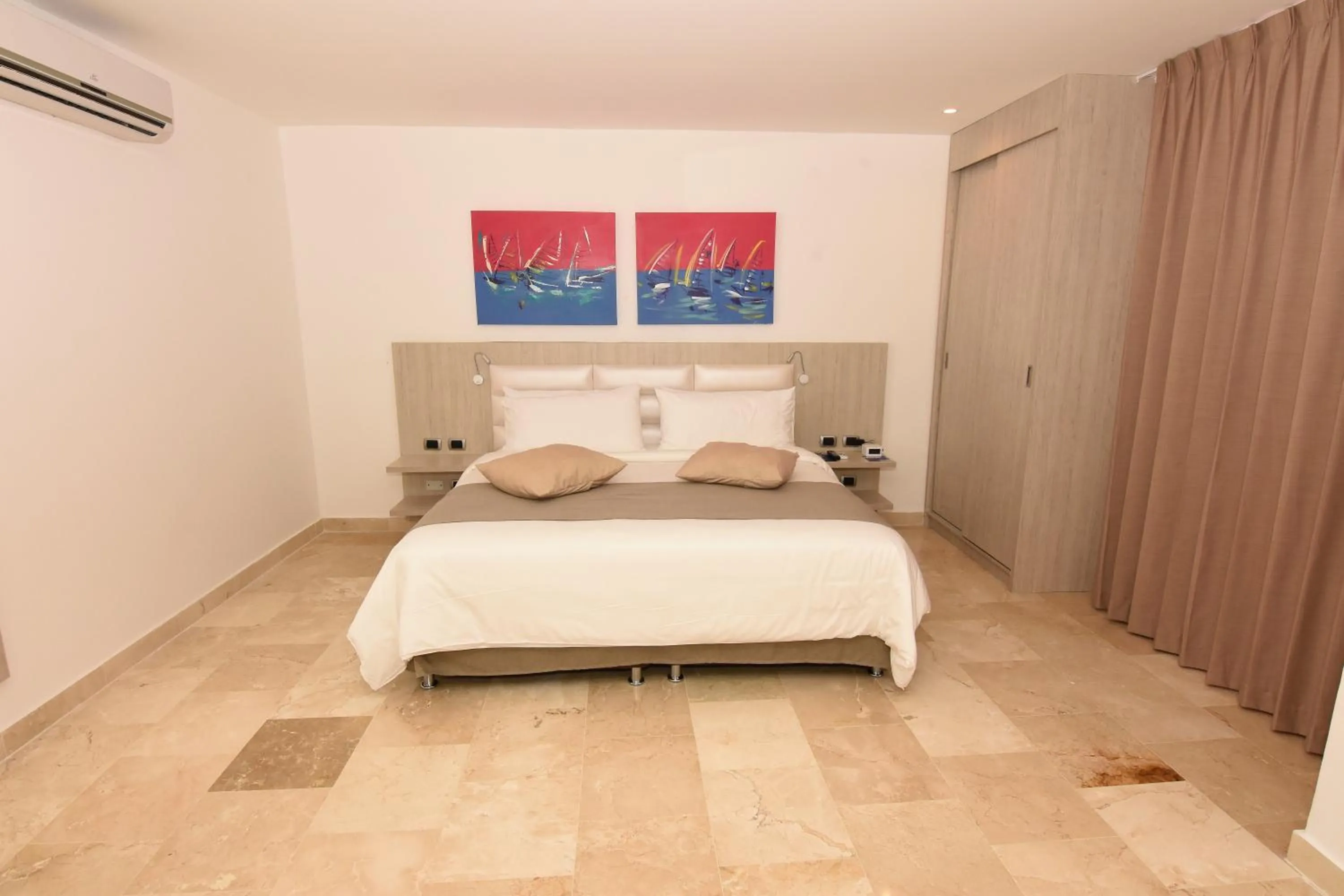 City view, Bed in Radisson Diamond Barranquilla