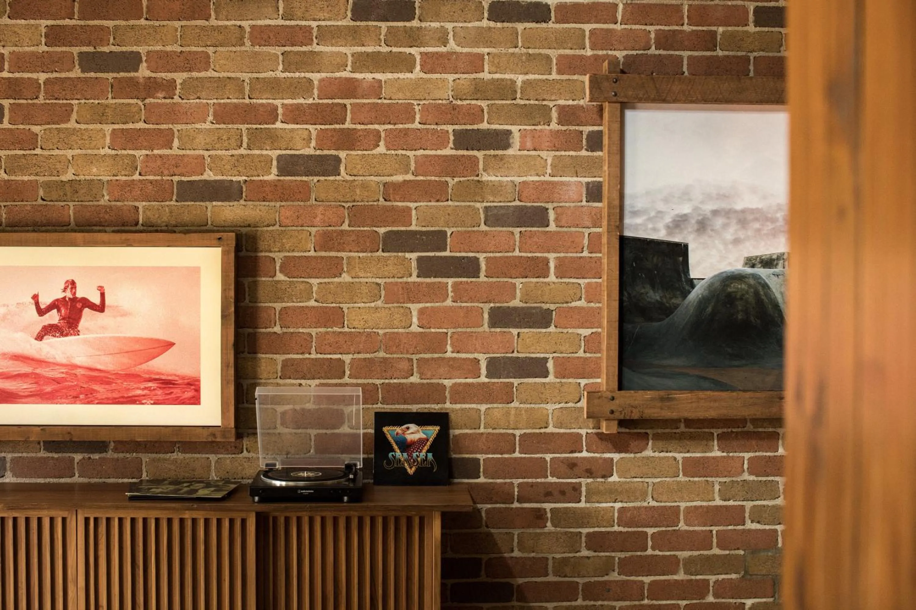 Communal lounge/ TV room in Sea Sea Hotel