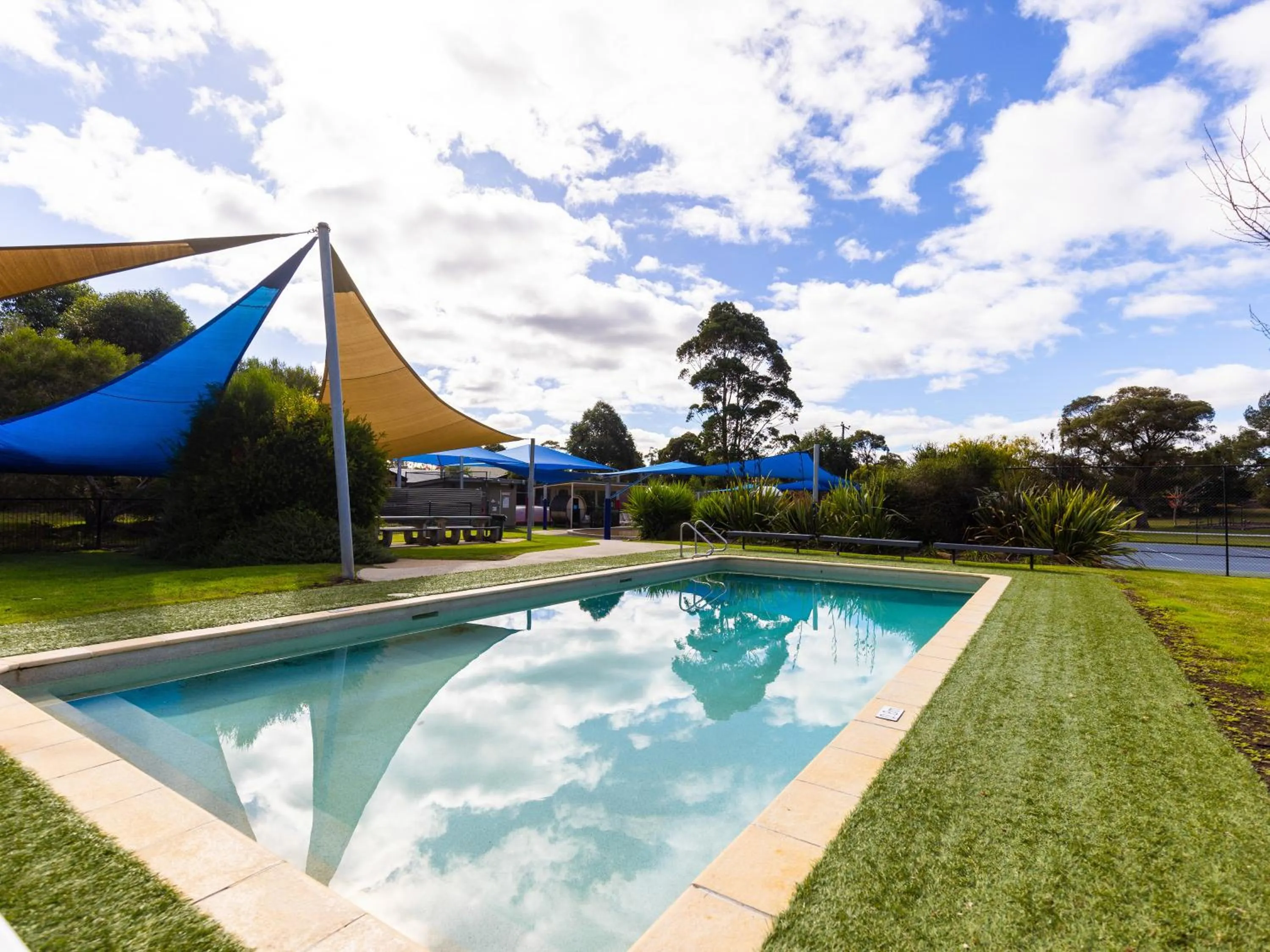 Swimming pool in NRMA Halls Gap Holiday Park