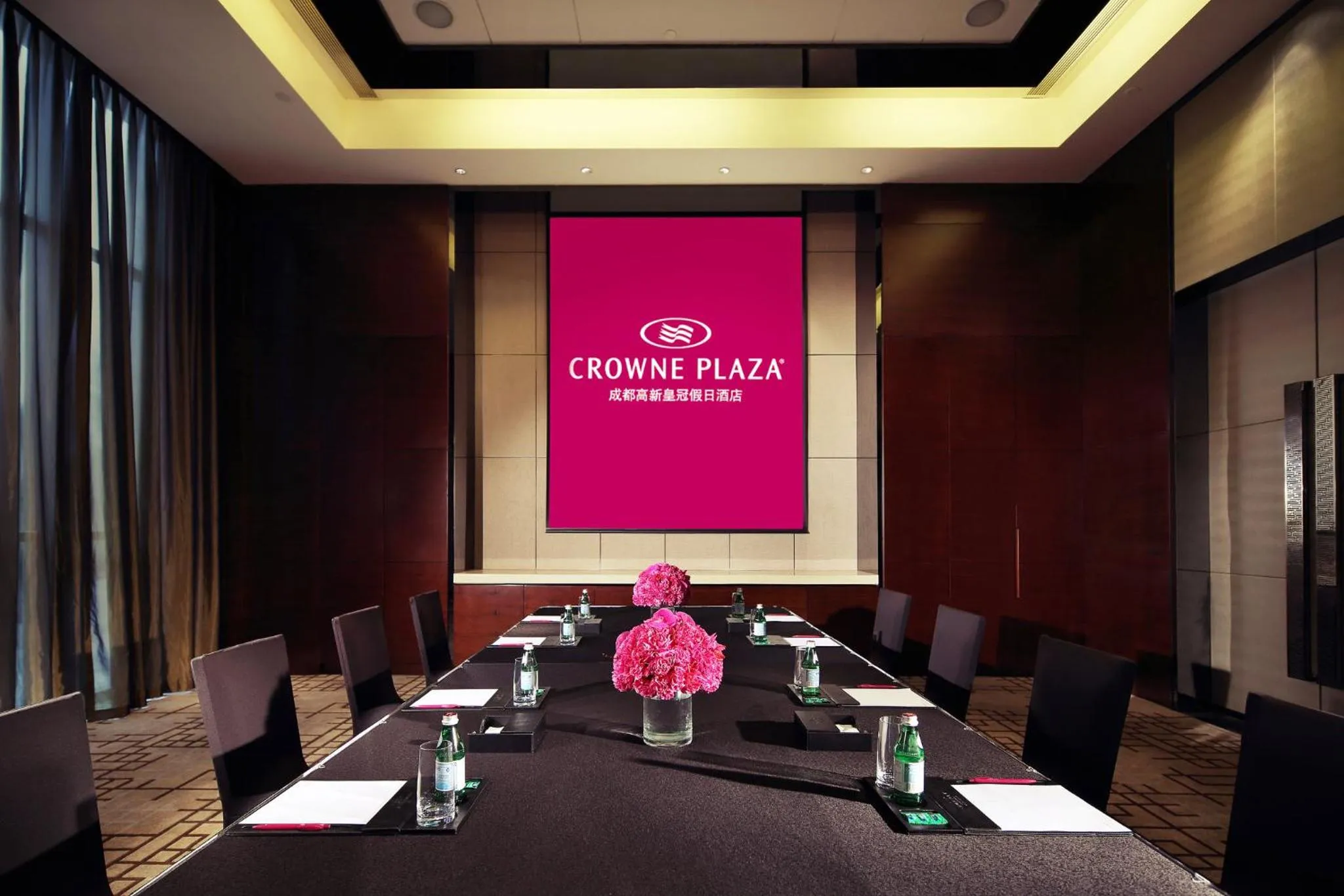 Meeting/conference room in Crowne Plaza Chengdu West by IHG