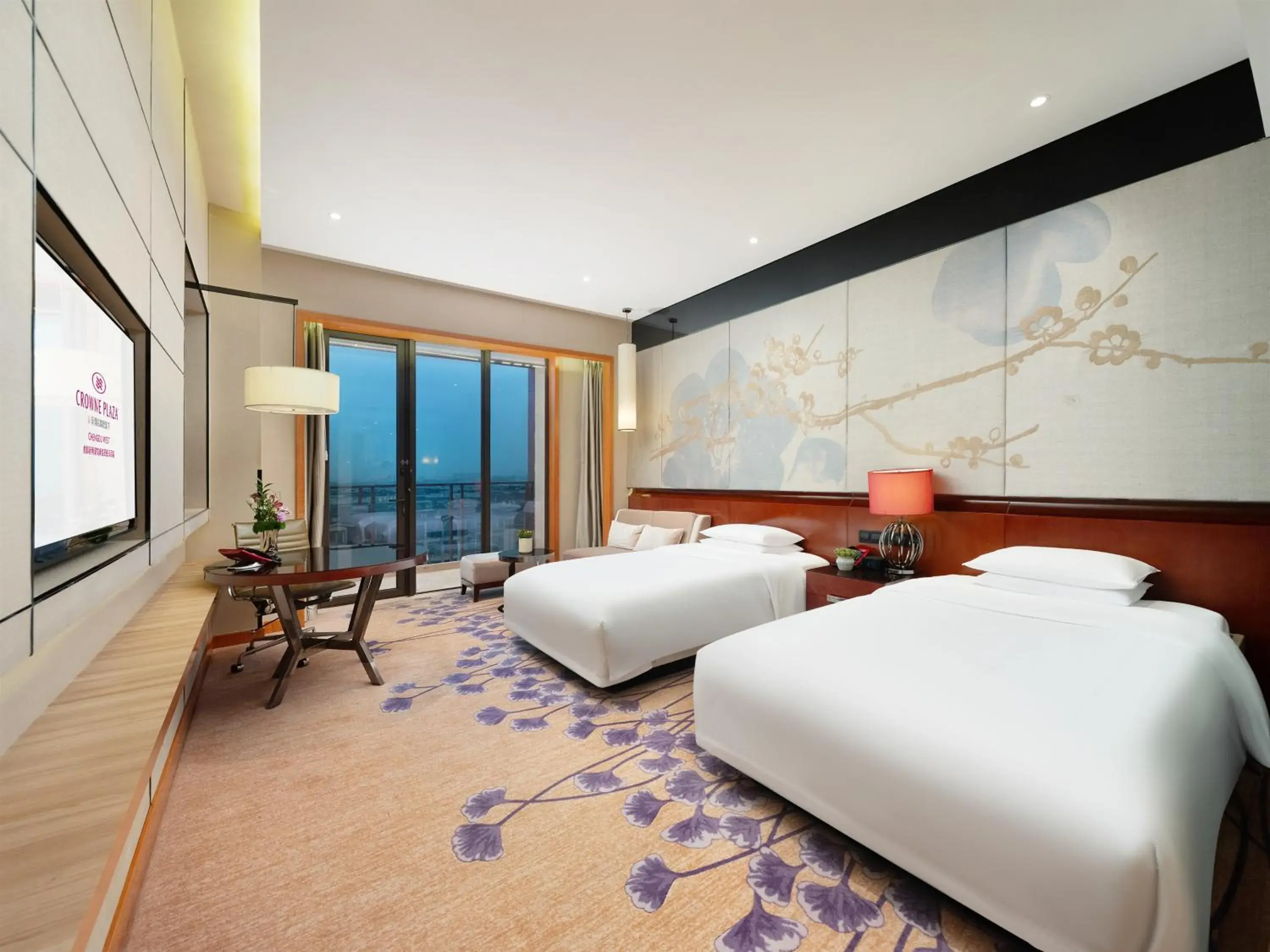 Standard Double Room with Balcony in Crowne Plaza Chengdu West by IHG Standard Double Room with Balcony in Crowne Plaza Chengdu West by IHG