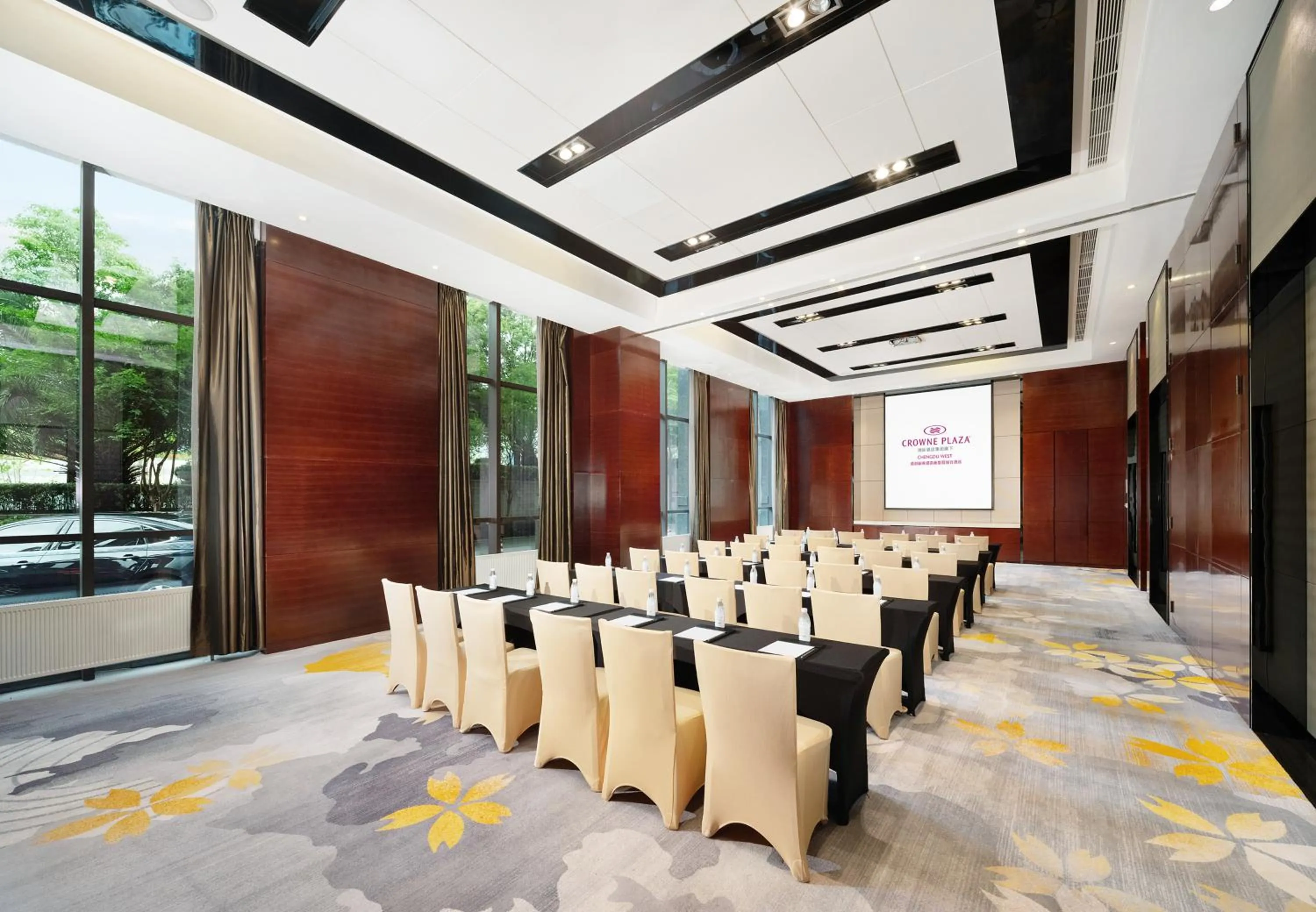 Meeting/conference room in Crowne Plaza Chengdu West by IHG