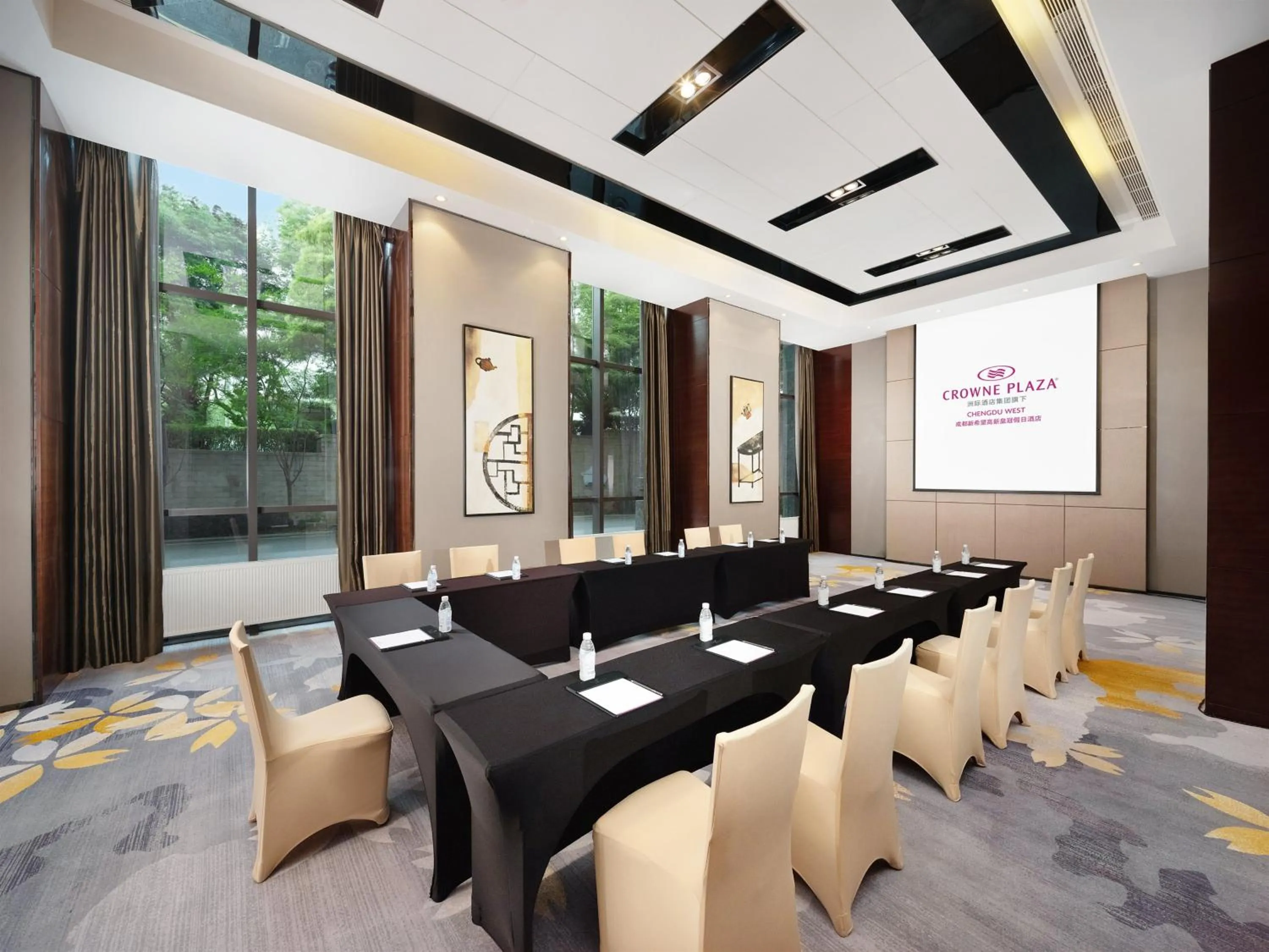 Meeting/conference room in Crowne Plaza Chengdu West by IHG