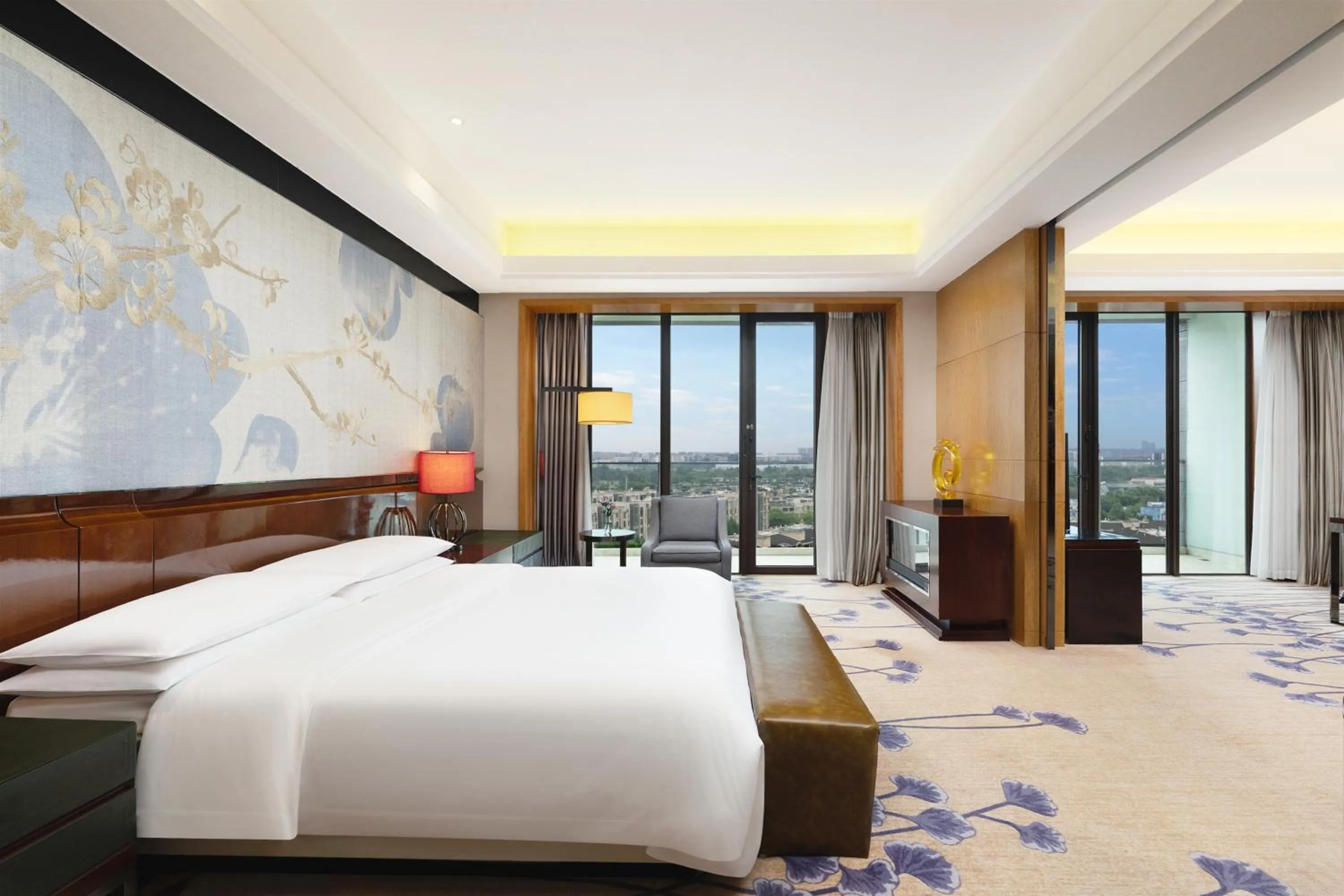 Bed in Crowne Plaza Chengdu West by IHG