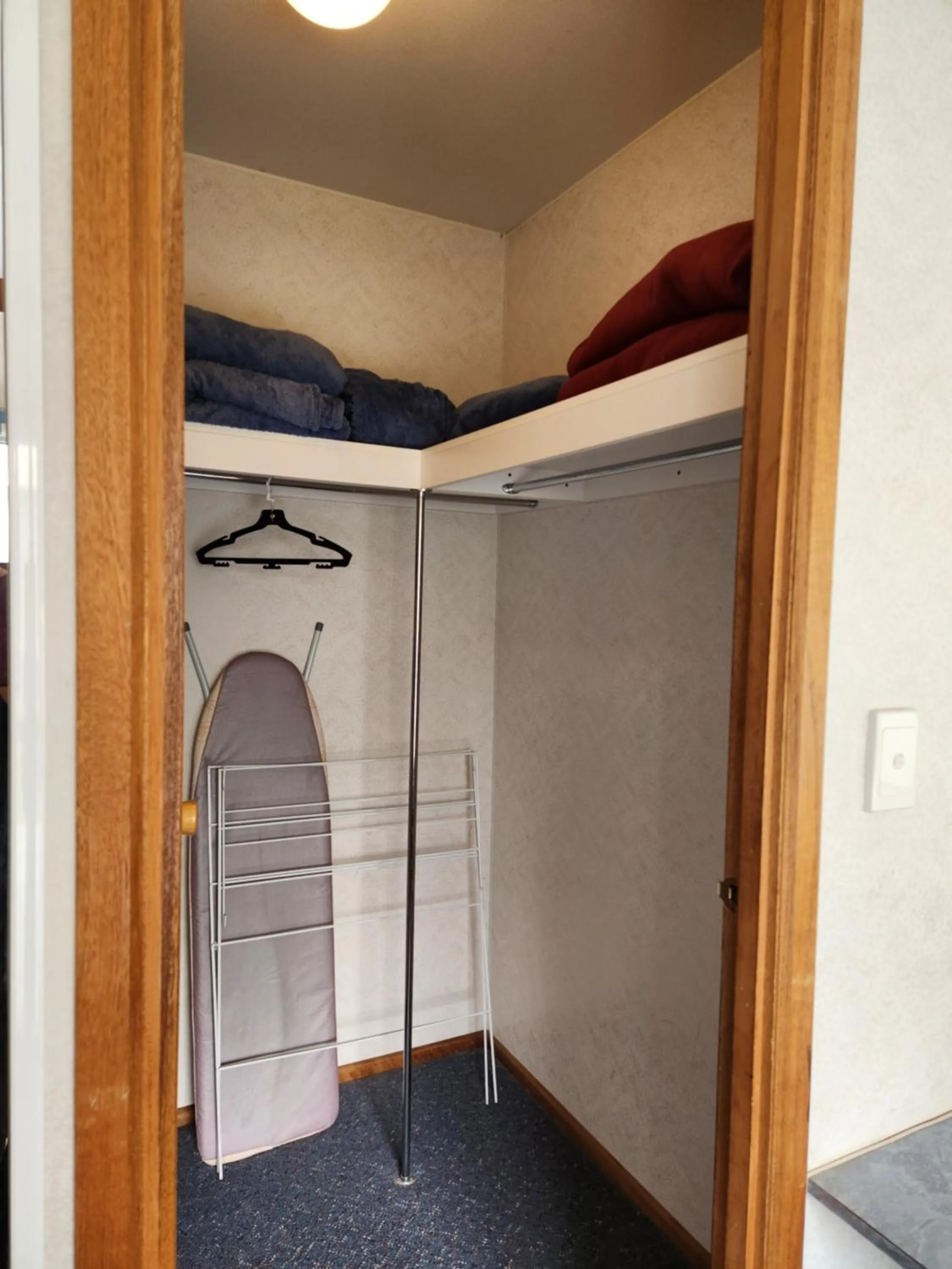 wardrobe in Eden Gateway Holiday Park