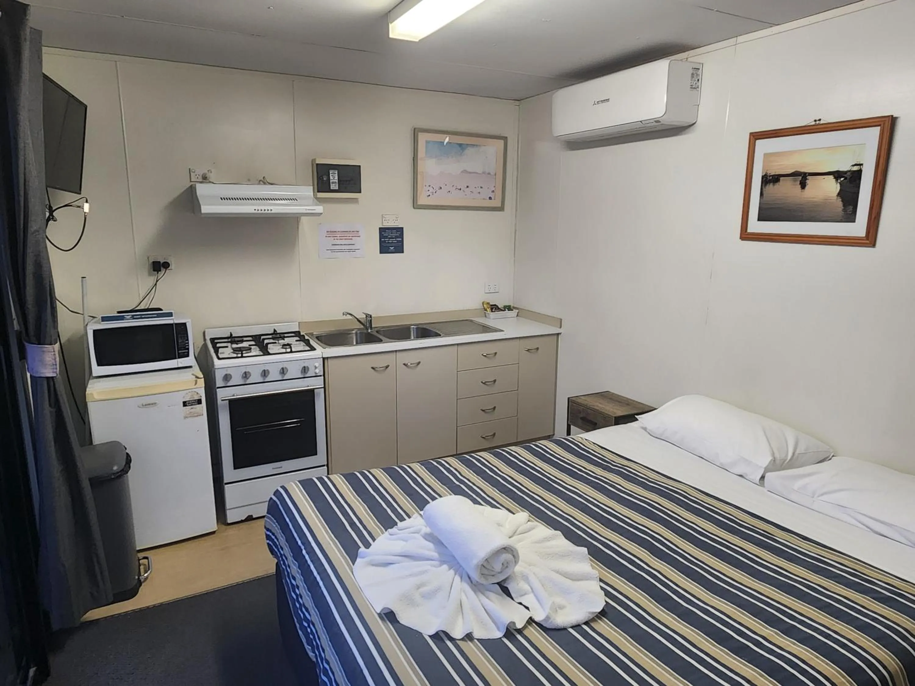 Bed in Eden Gateway Holiday Park