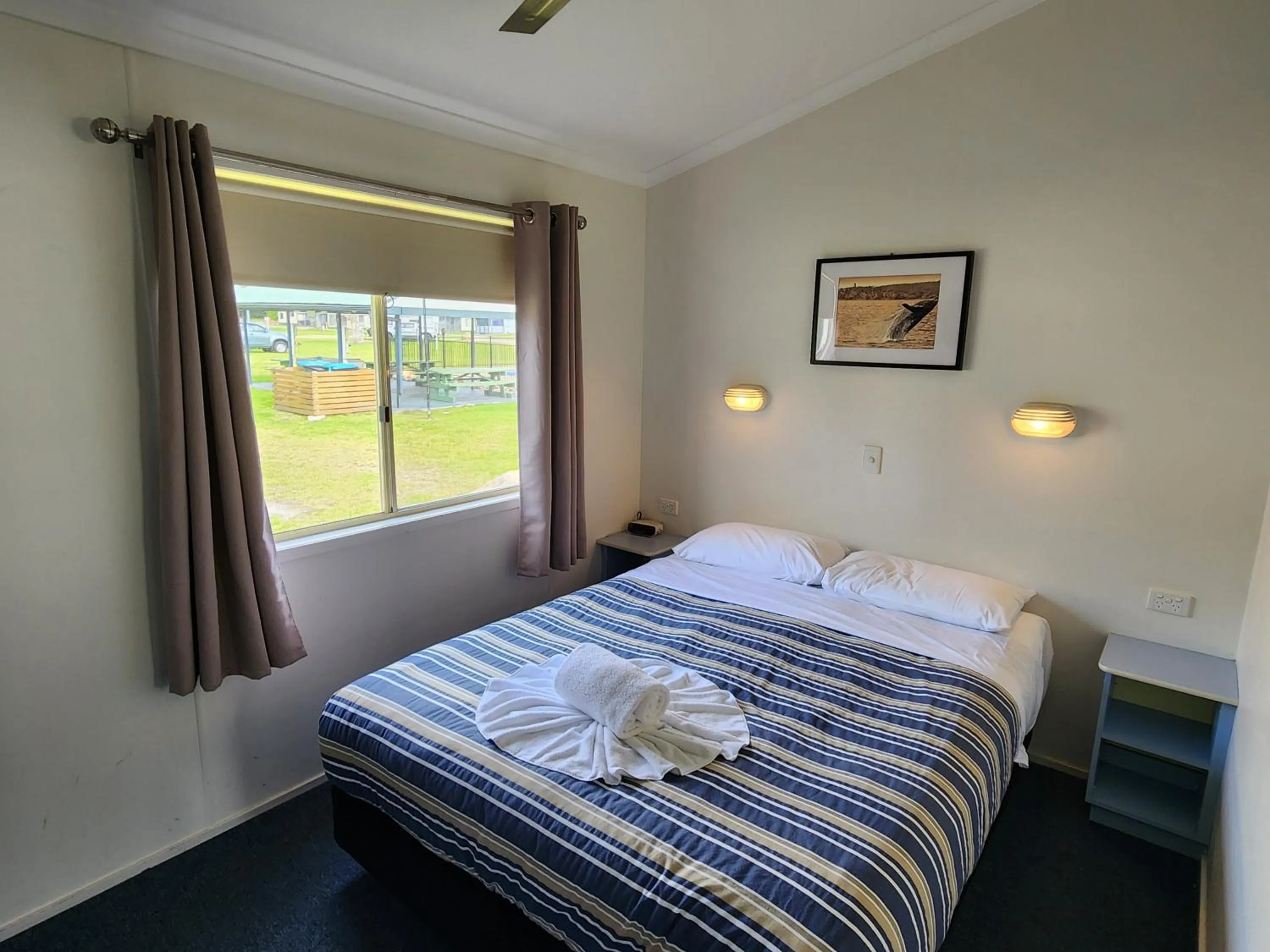 Bedroom, Bed in Eden Gateway Holiday Park