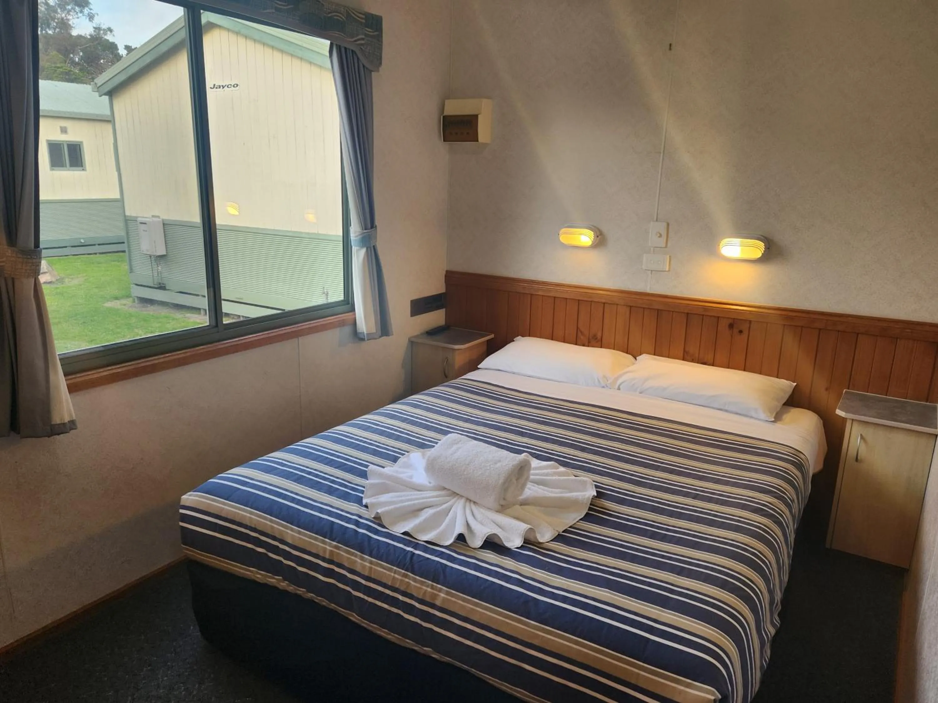 Bedroom, Bed in Eden Gateway Holiday Park