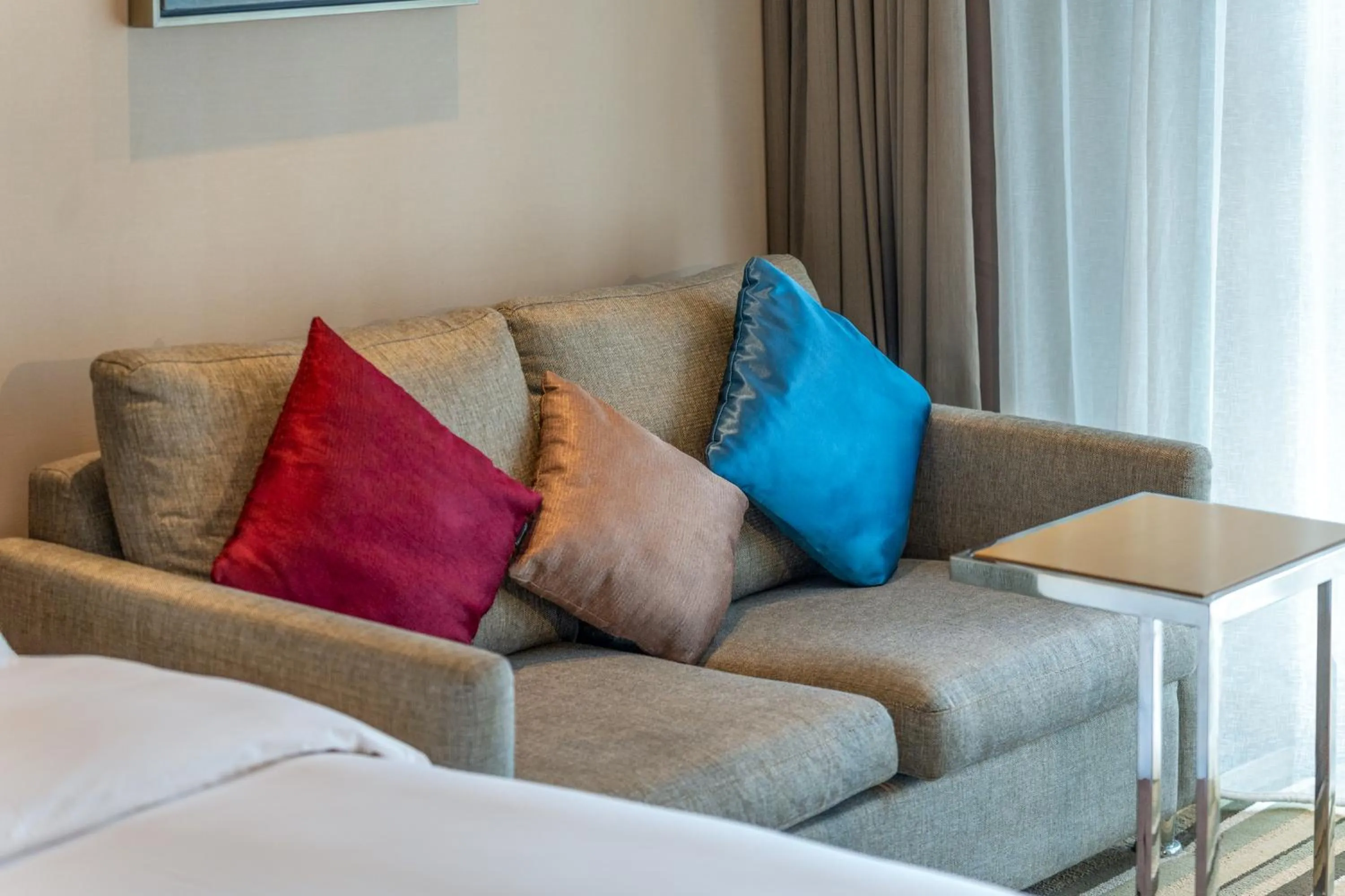 Seating area, Bed in Holiday Inn Express Shenyang Golden Corridor by IHG