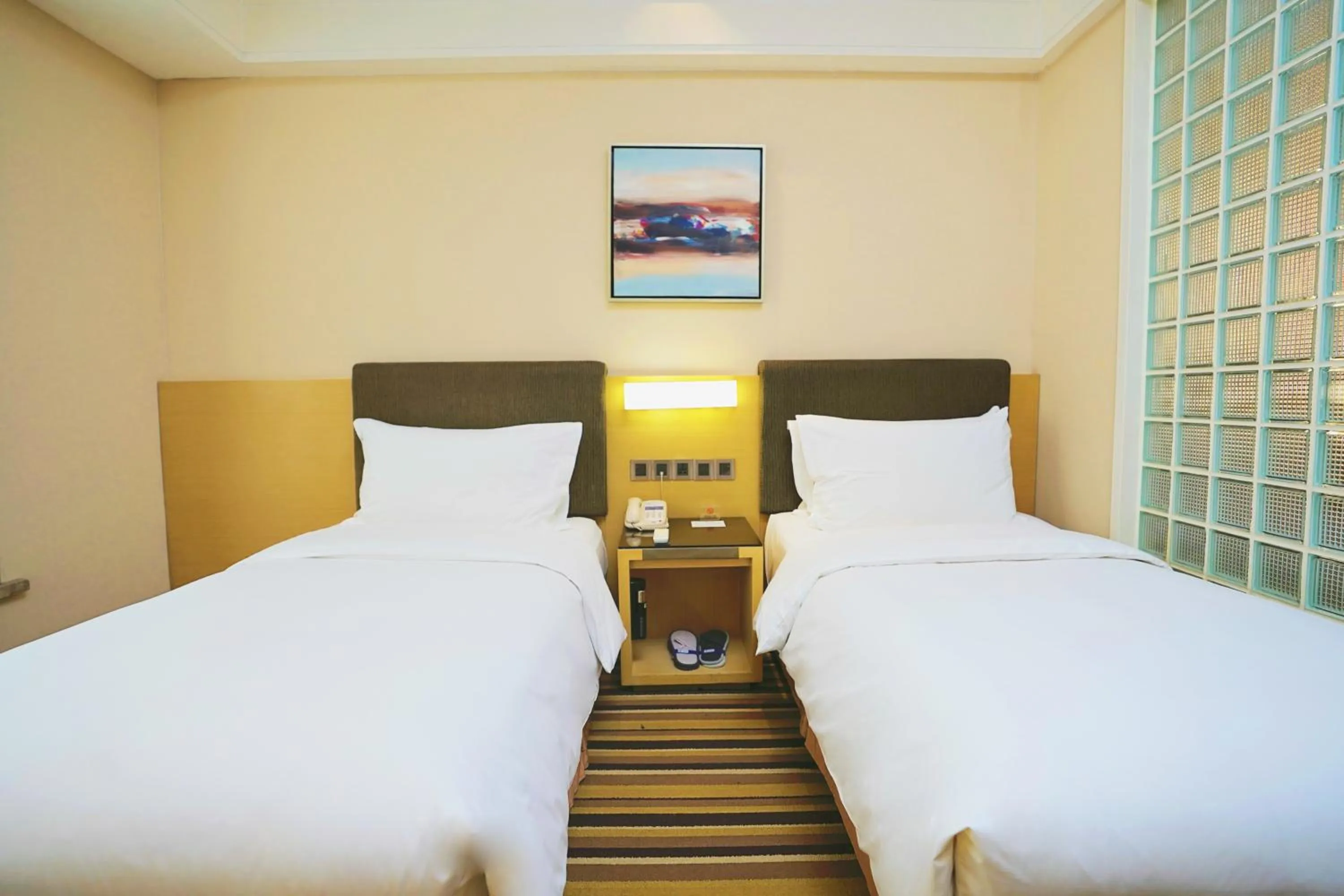 Bedroom, Bed in Holiday Inn Express Shenyang Golden Corridor by IHG