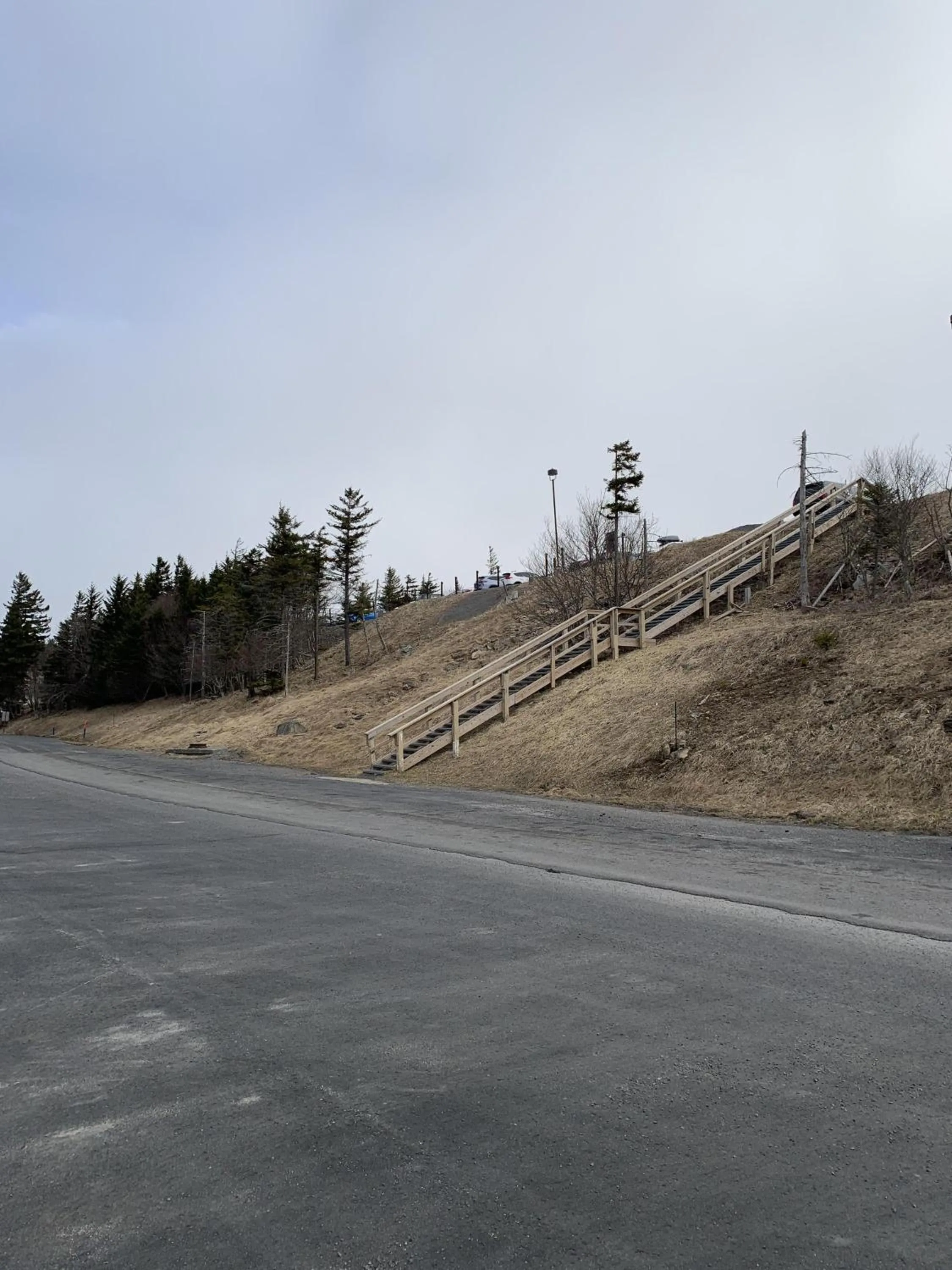 Property building in Sunsets at Summit 108b, free WI-FI, parking and AC