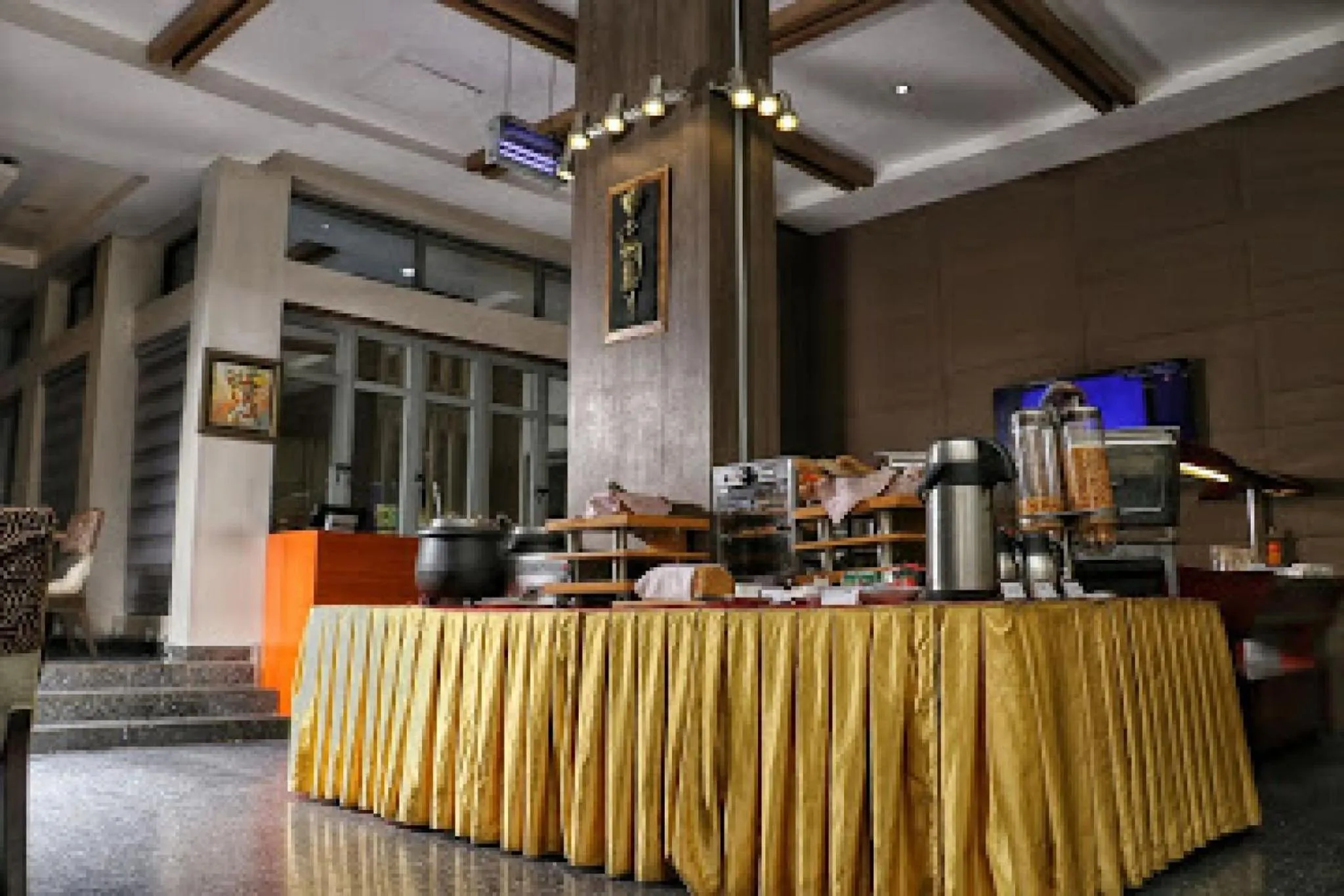 Restaurant/places to eat in Best Western Plus-standard