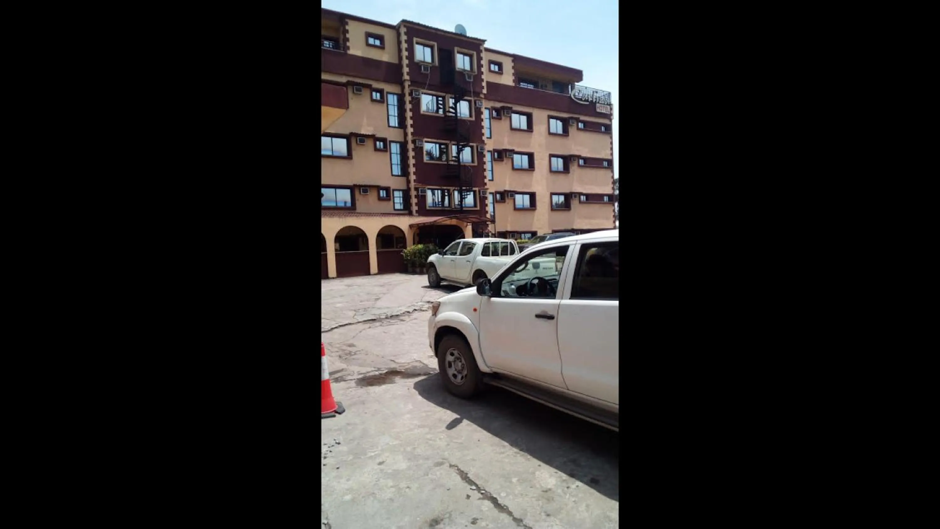 Parking in Carliza Hotel - Standard