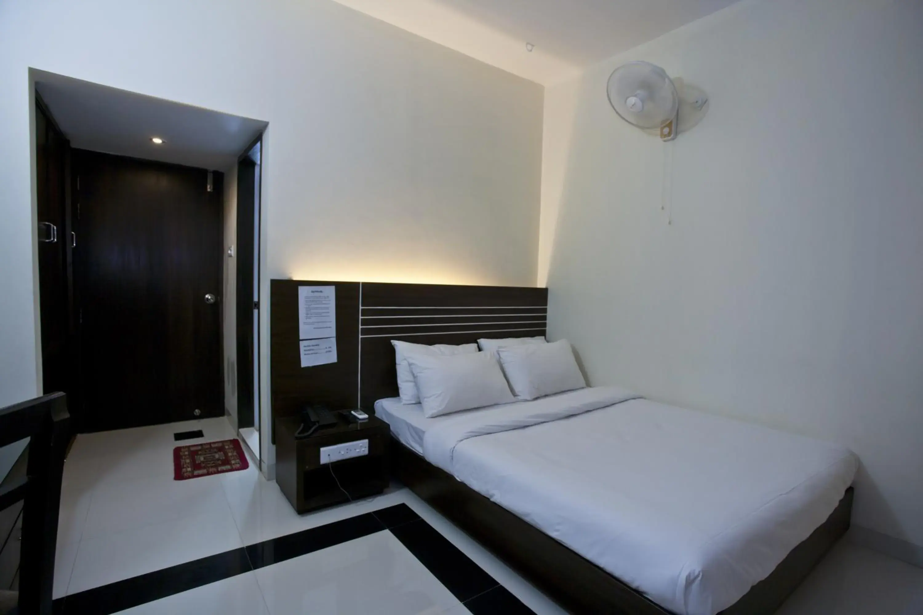 Deluxe Double Room in Hotel Holy Gate Deluxe Double Room in Hotel Holy Gate