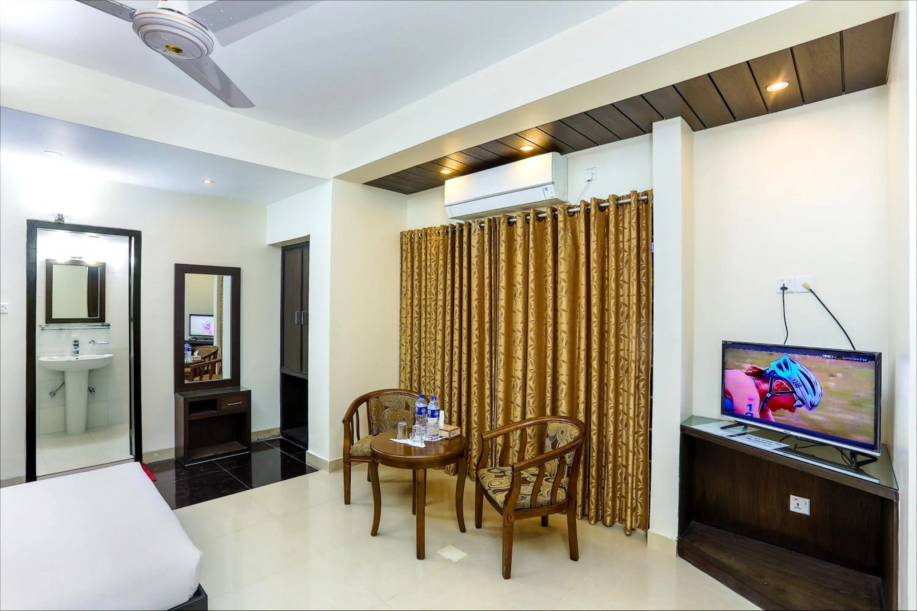 Bedroom in Hotel Holy Gate