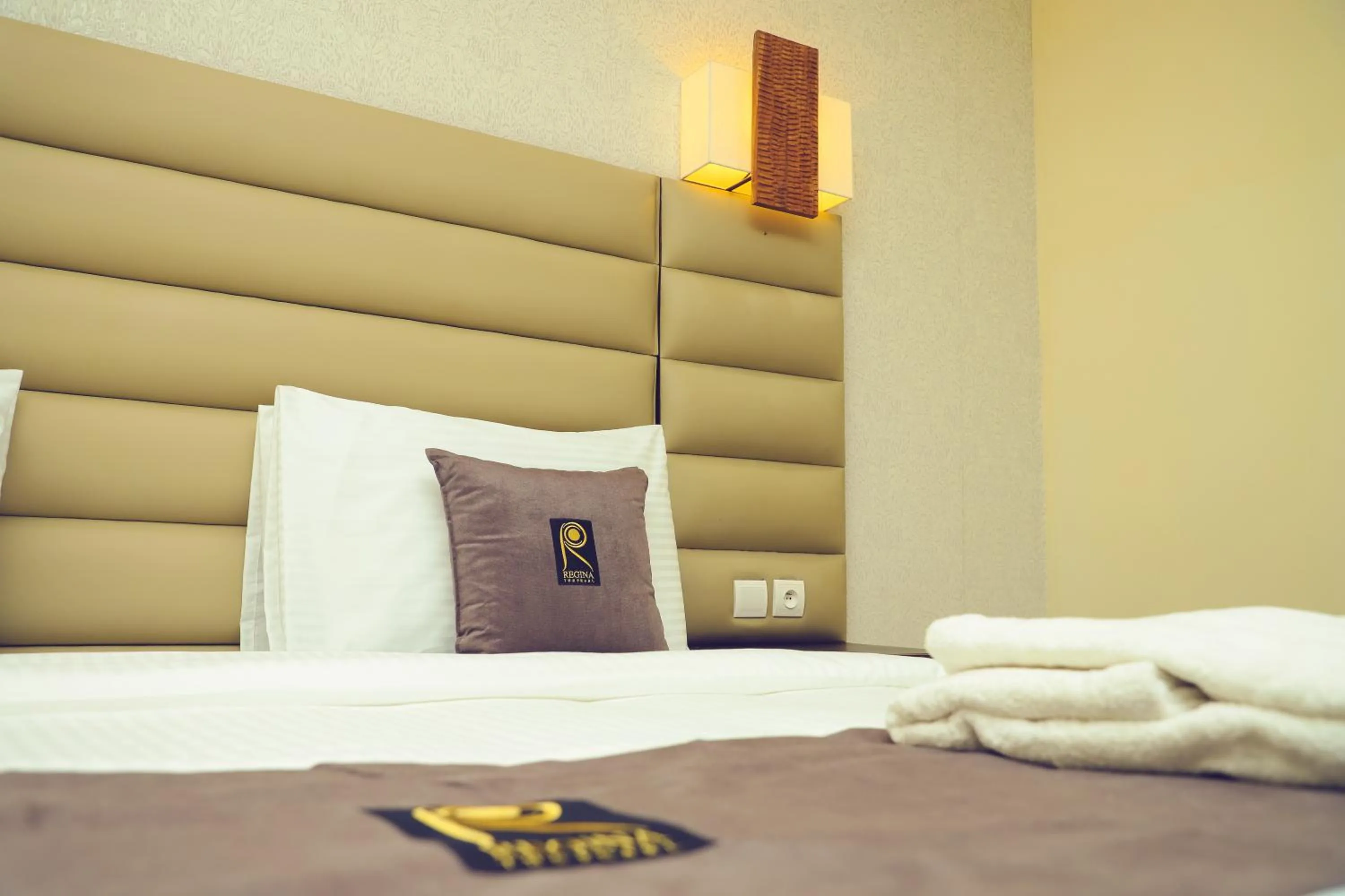 Bed in Hôtel Regina The Pearl