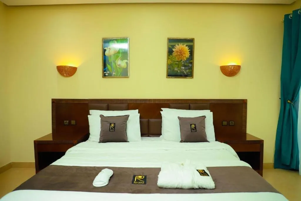 Bed in Hôtel Regina The Pearl